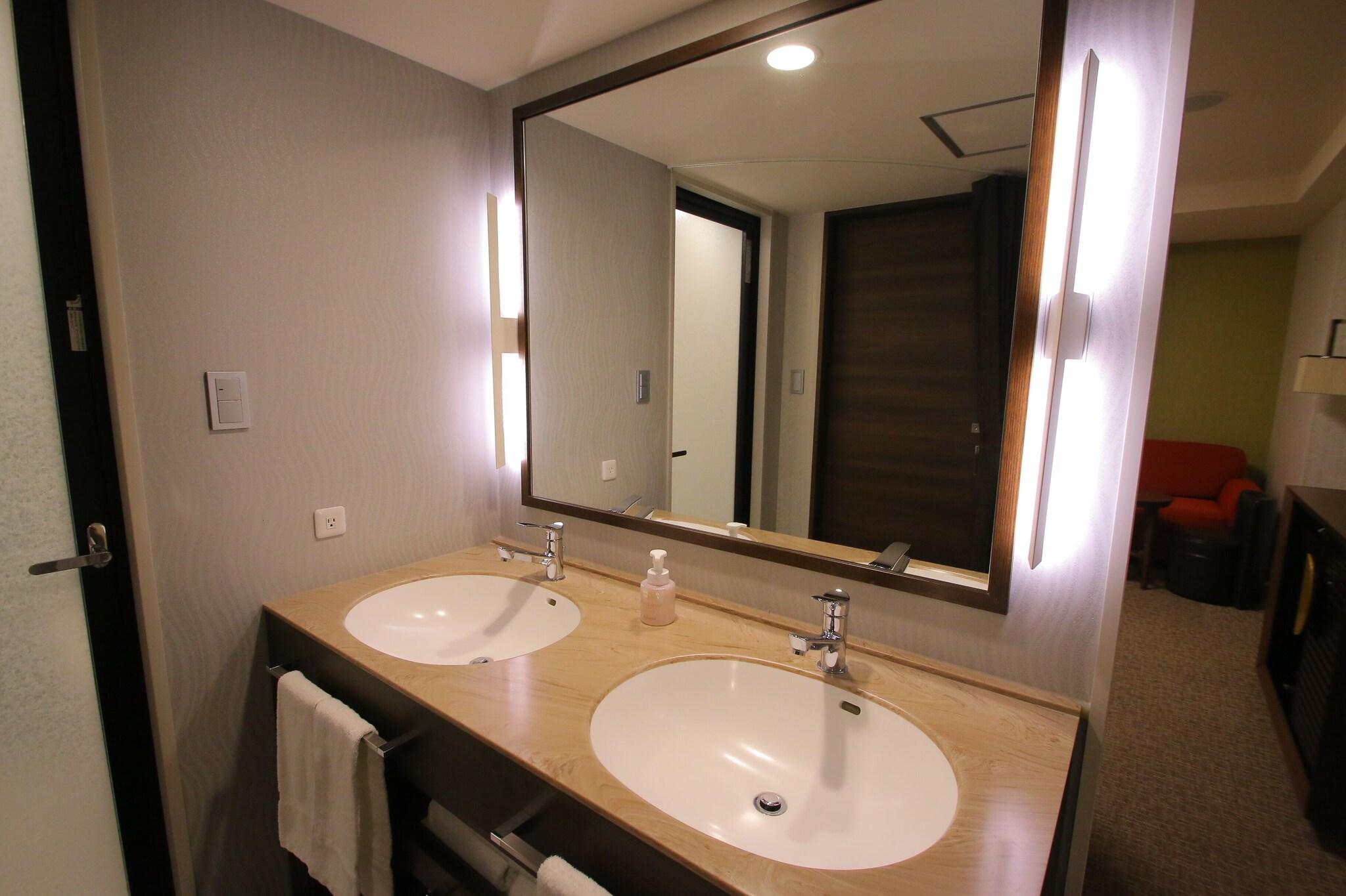 Double Superior Non Smoking