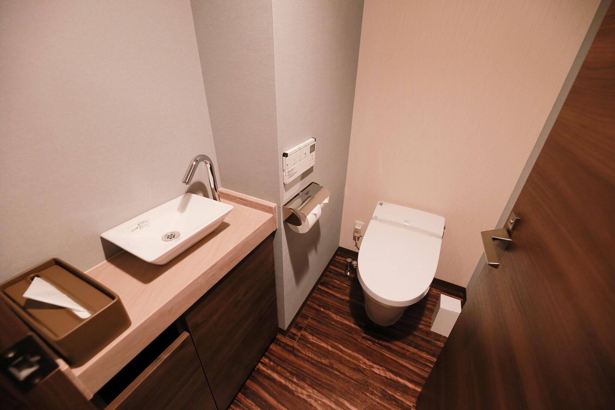 Twin Deluxe Two Beds