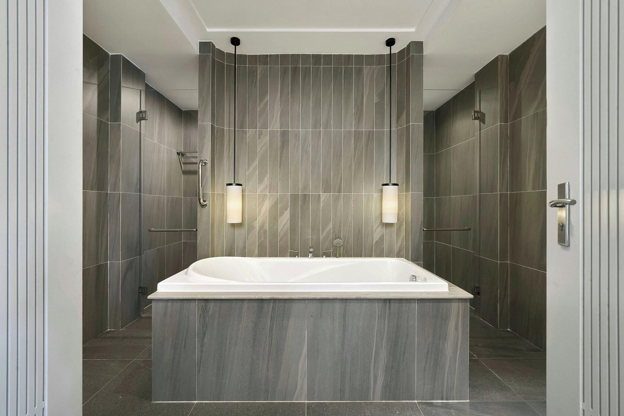 Villa Five Bedrooms with Private Pool