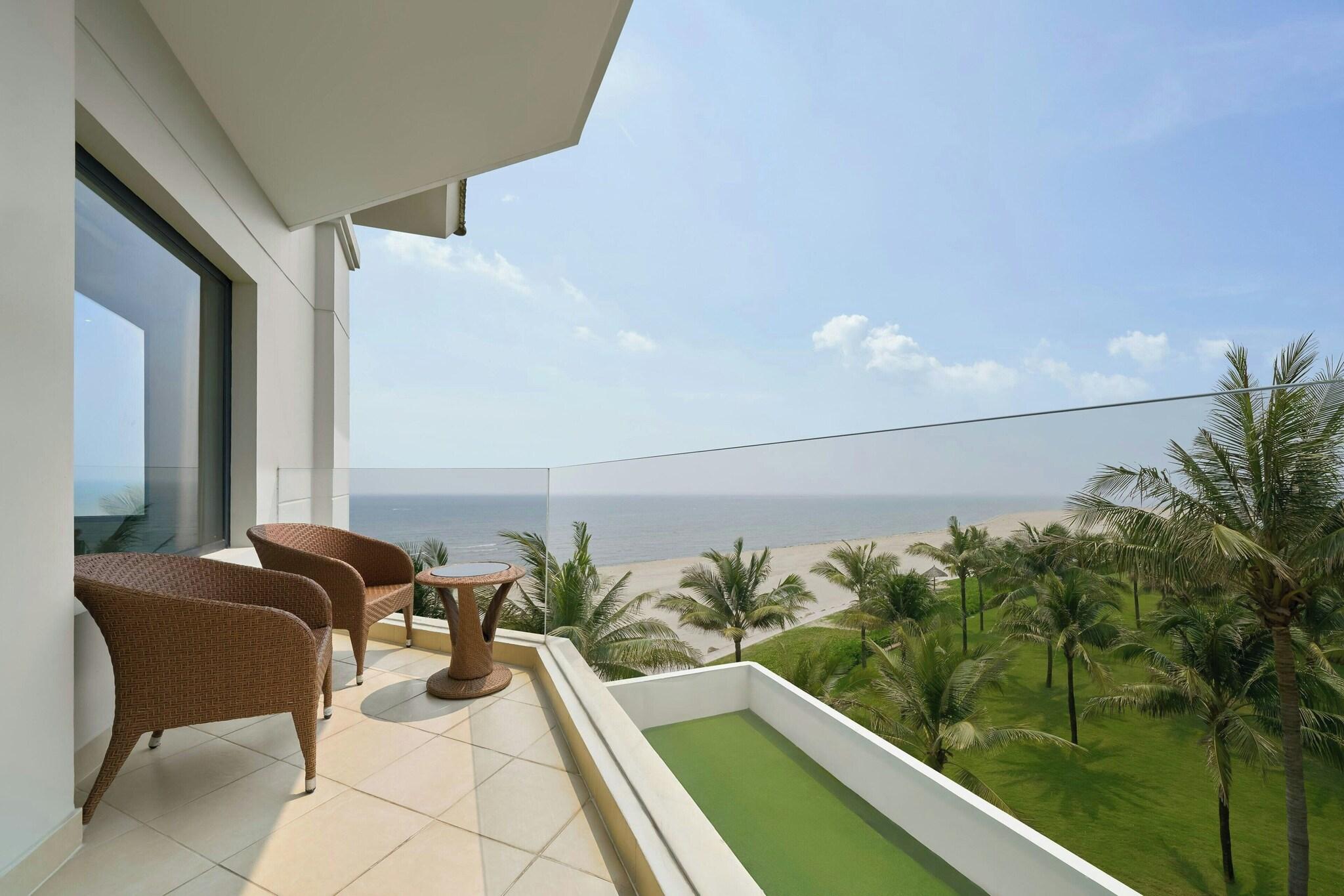 Junior Suite Ocean View King Bed