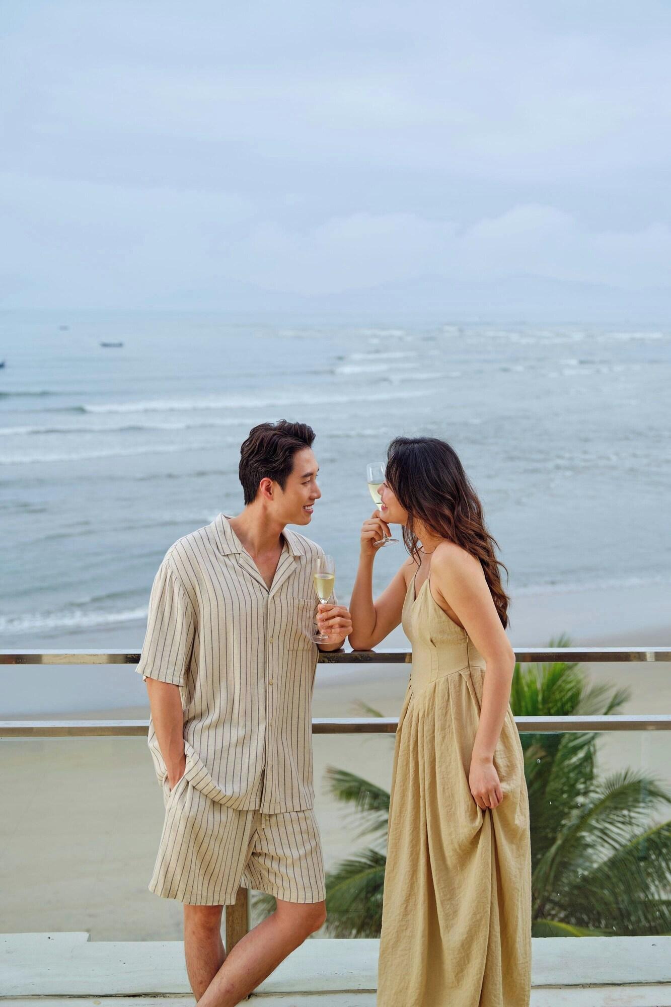 Junior Suite Ocean View King Bed