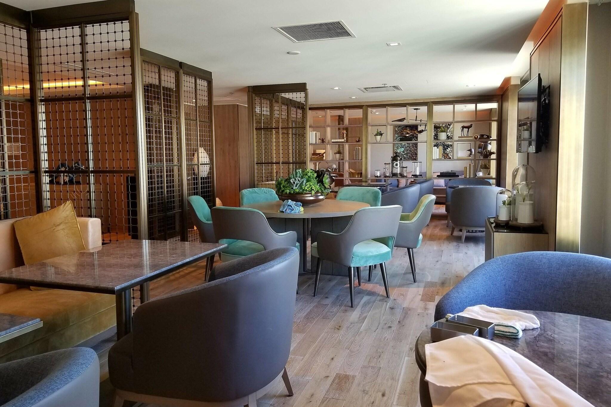 Double Club King Bed