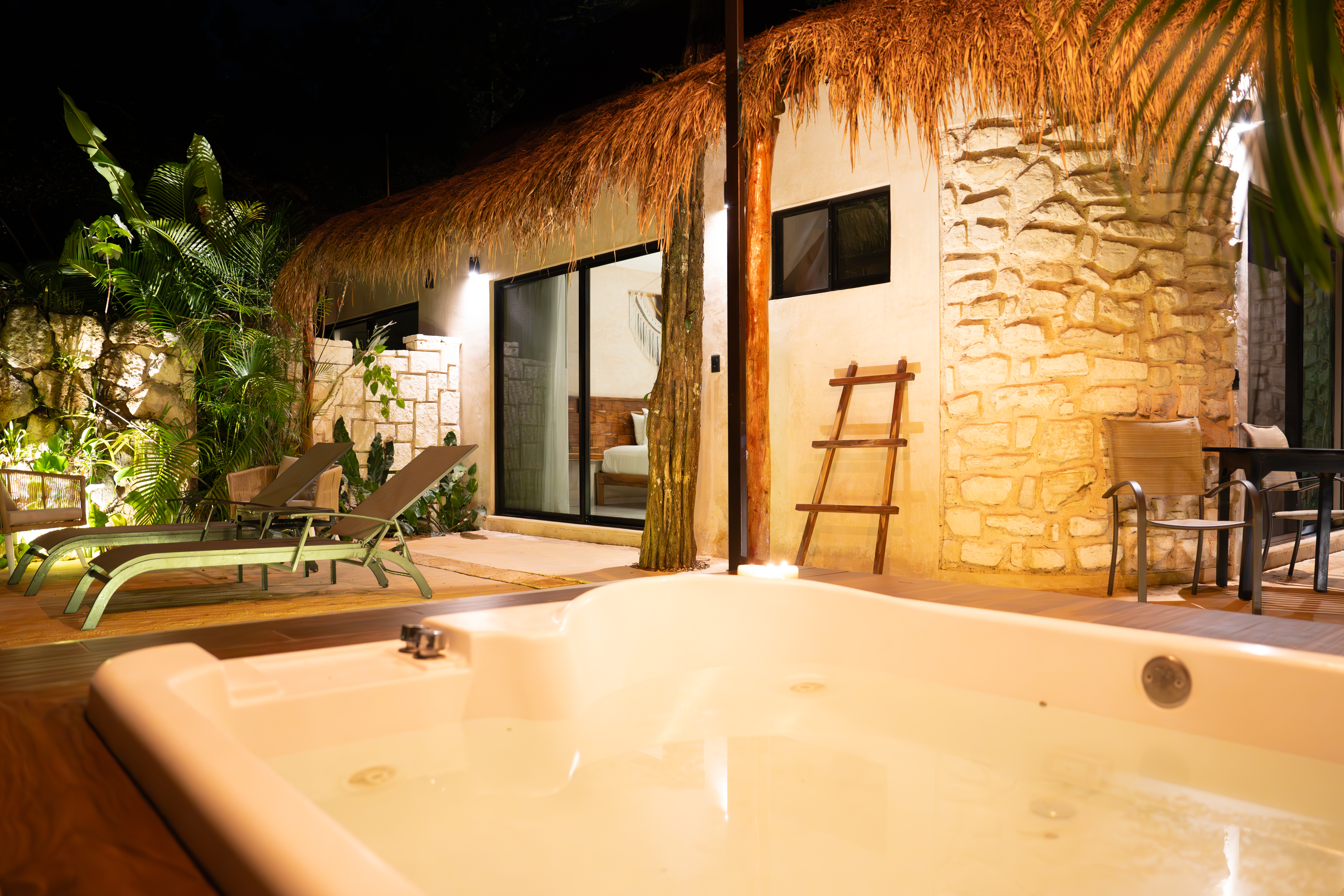 Bungalow King Size Bed