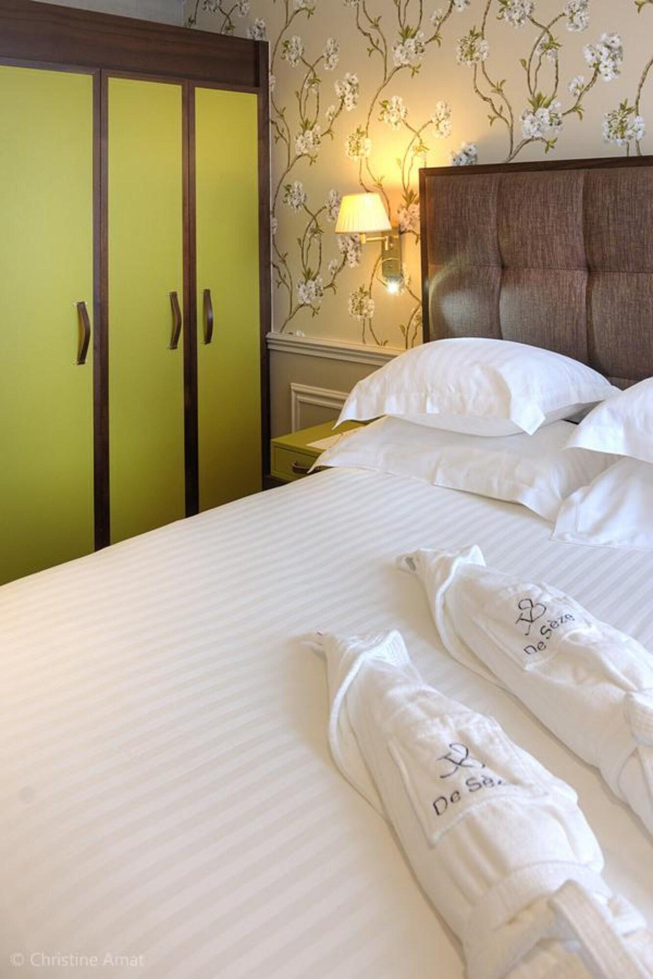 Double Superior Queen Bed