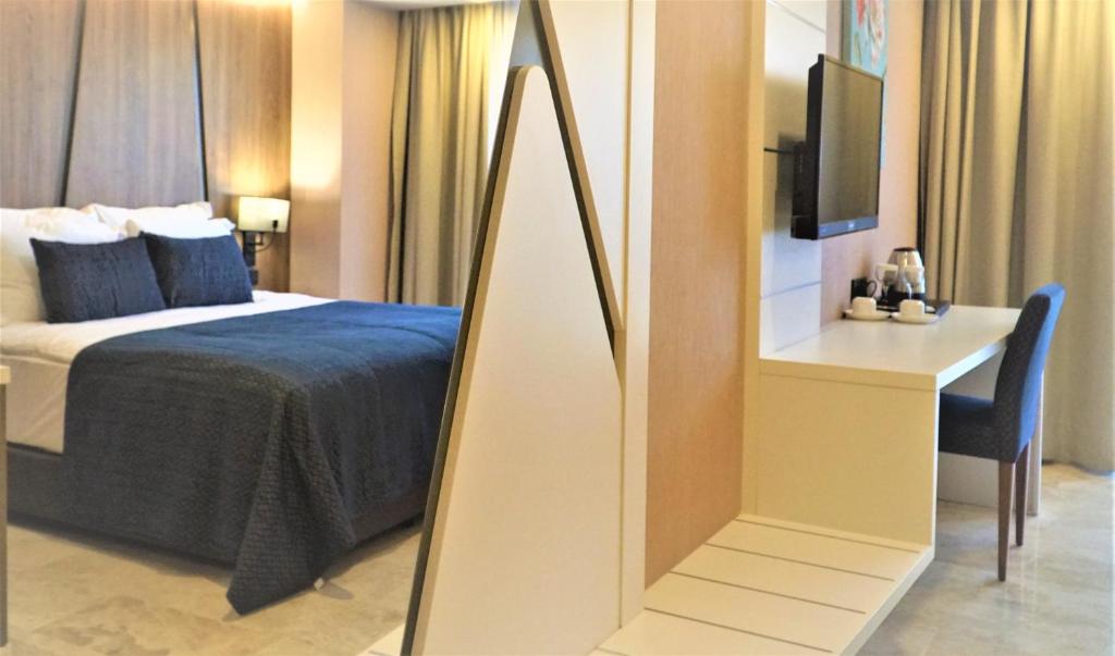 Double or Twin Standard