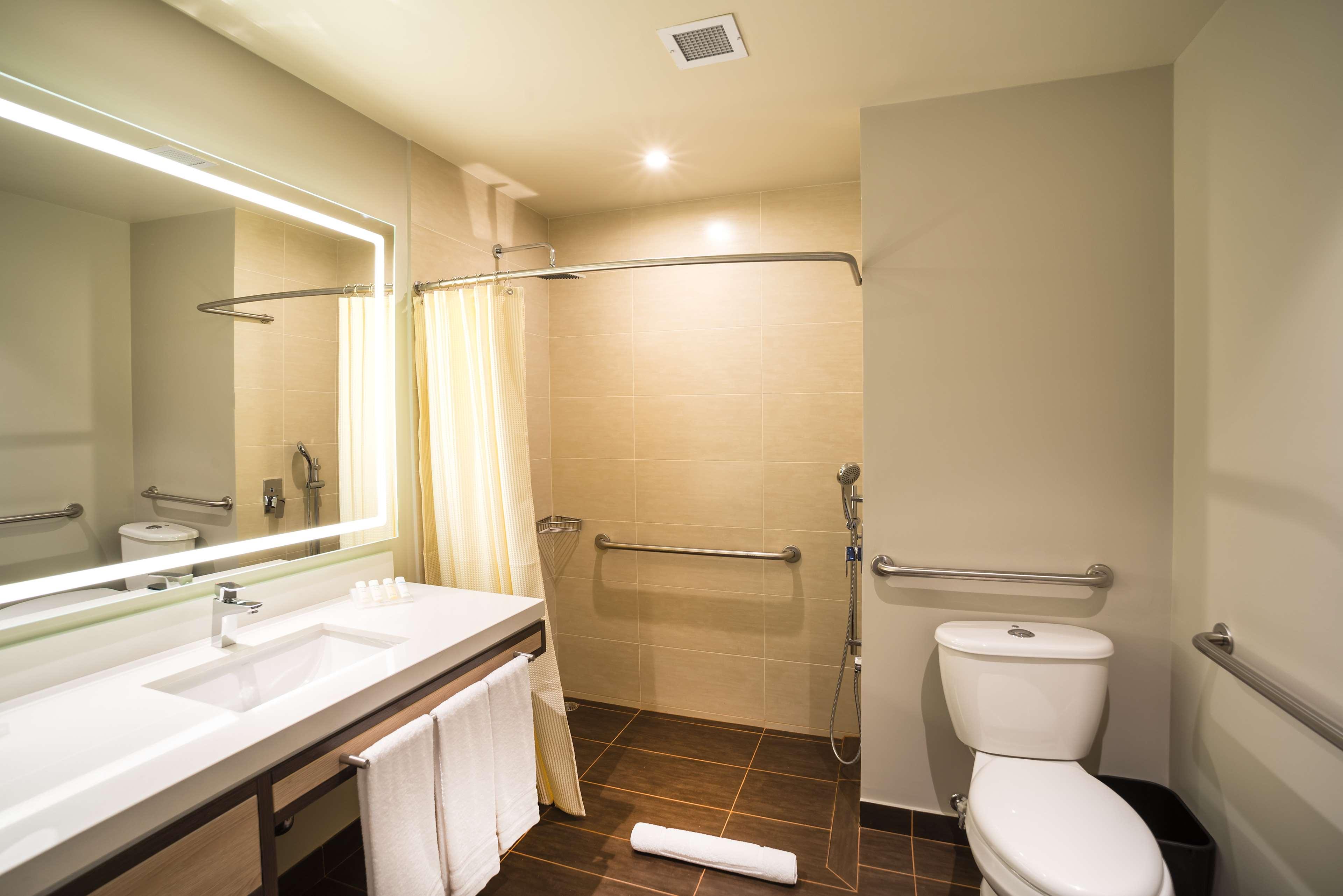 Double Accessible King Size Bed