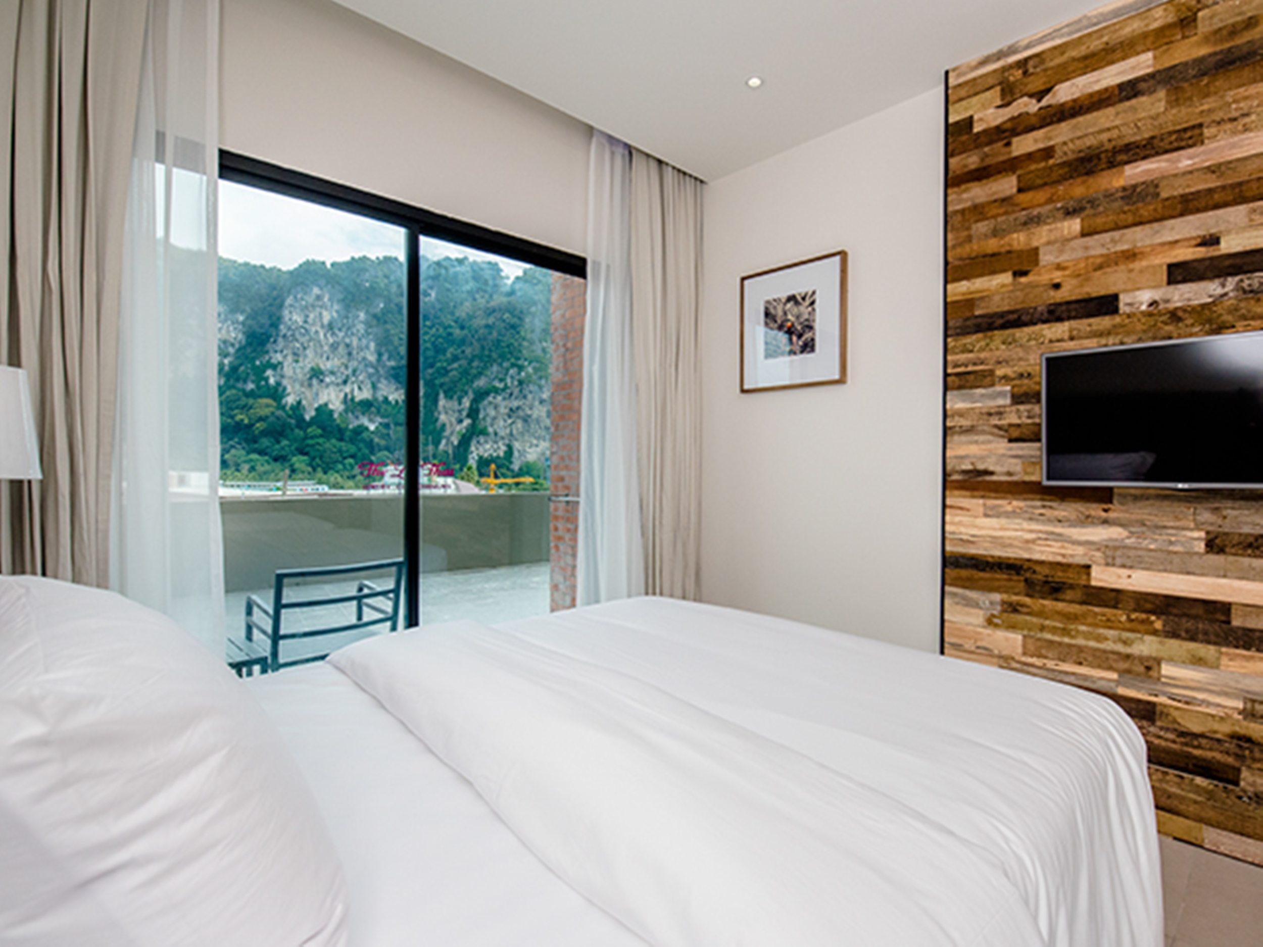 Double or Twin Deluxe