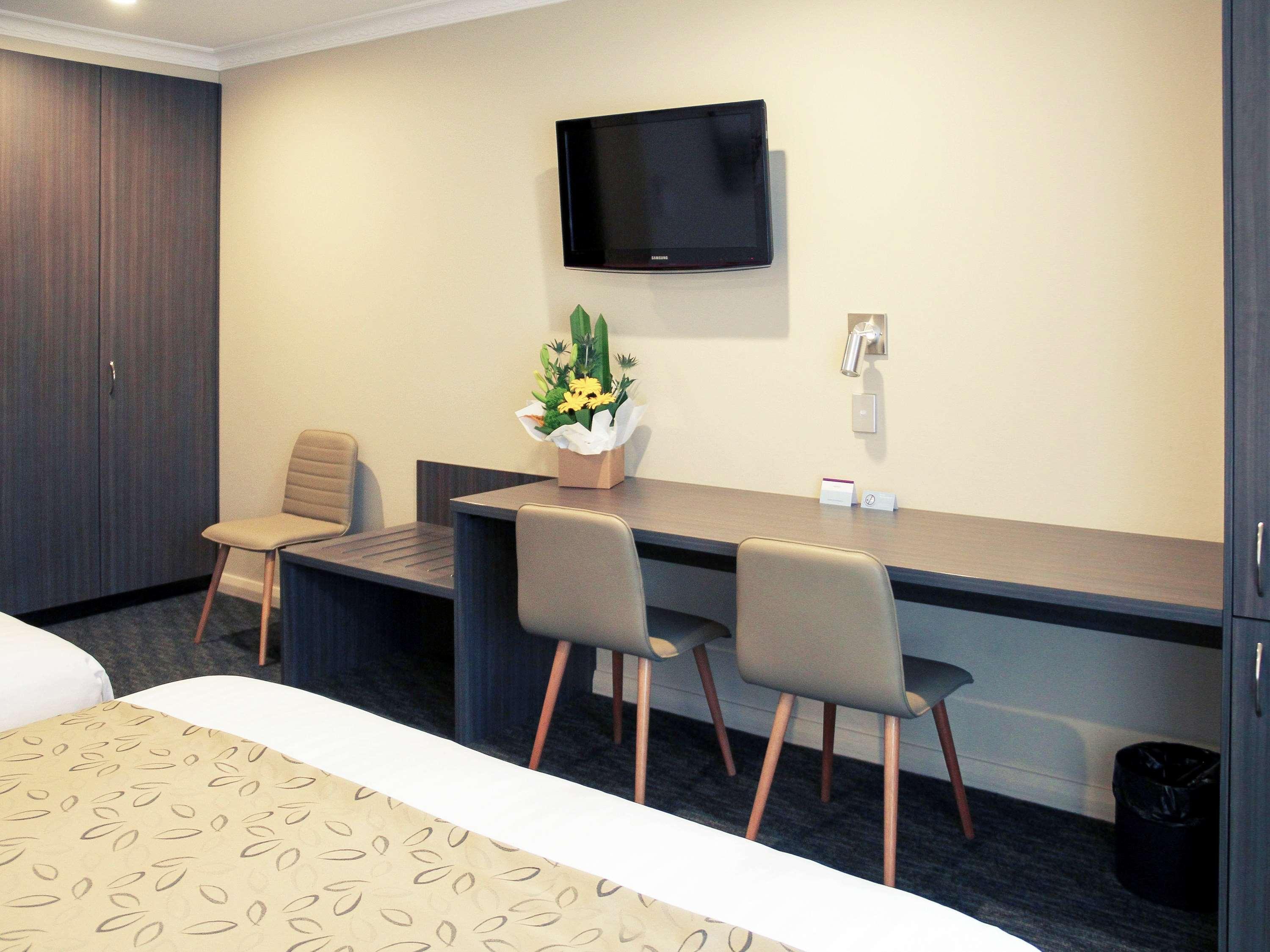 Double Deluxe Queen Bed