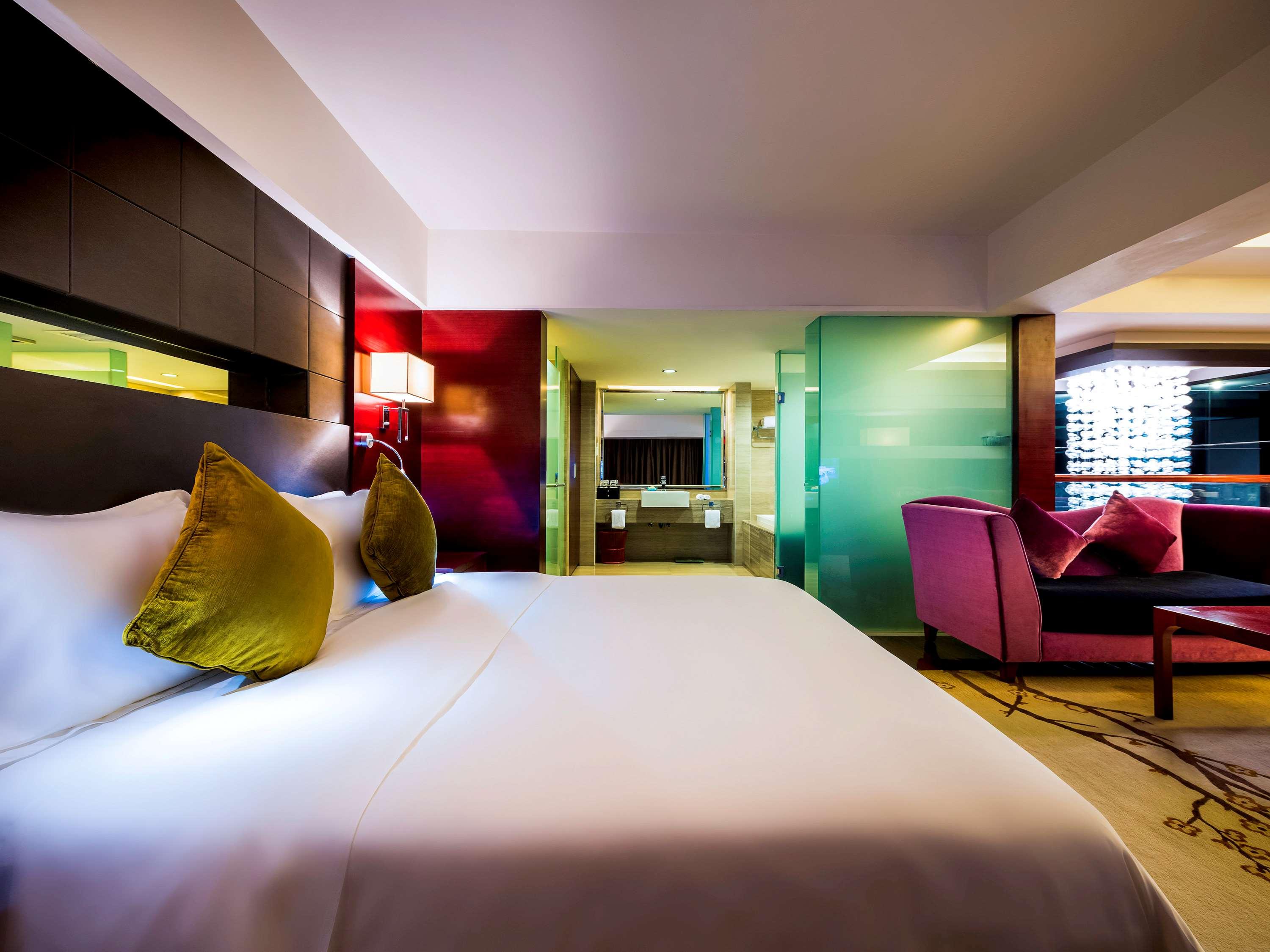 Double Deluxe King Bed