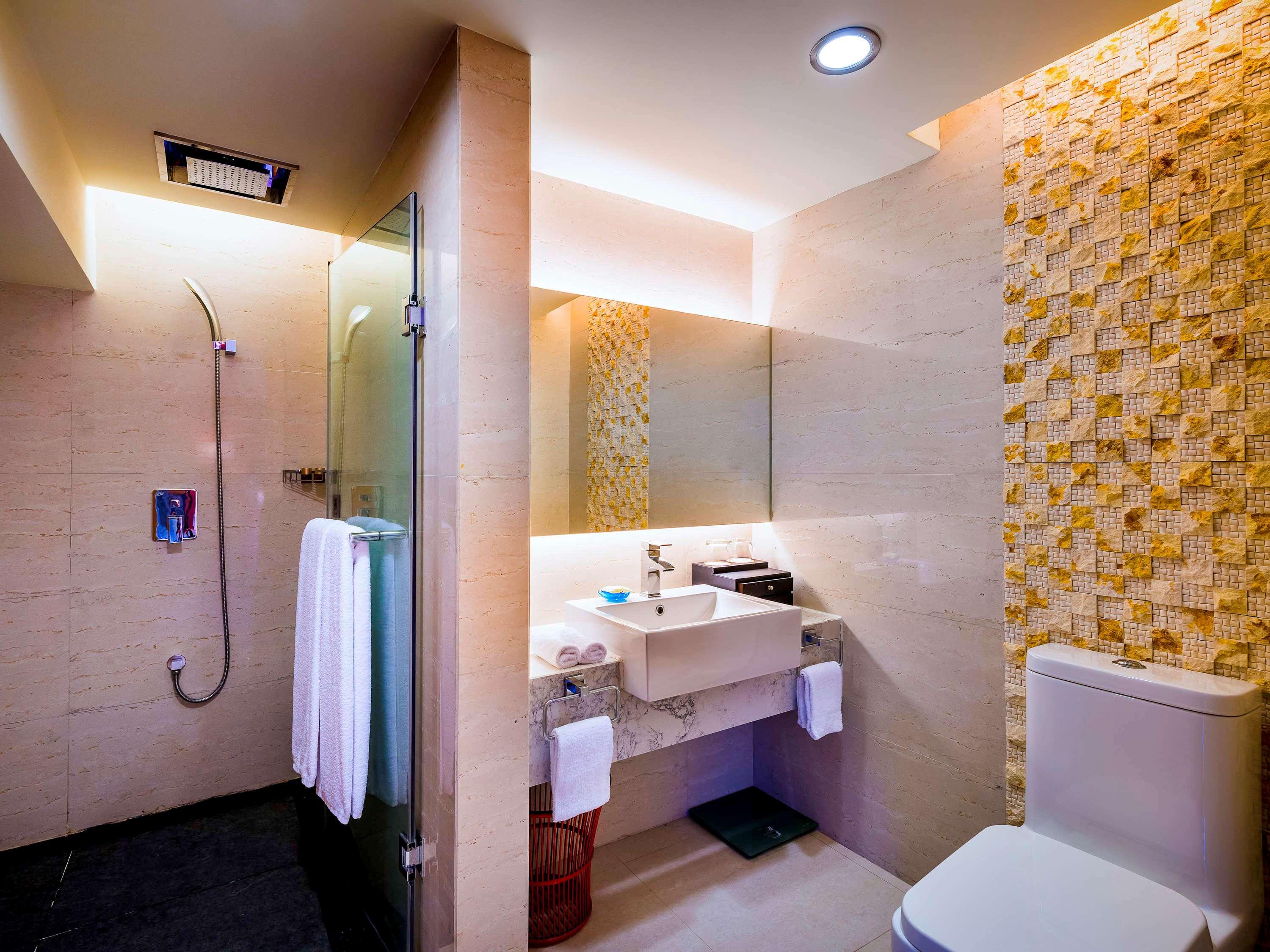 Suite Deluxe King Bed