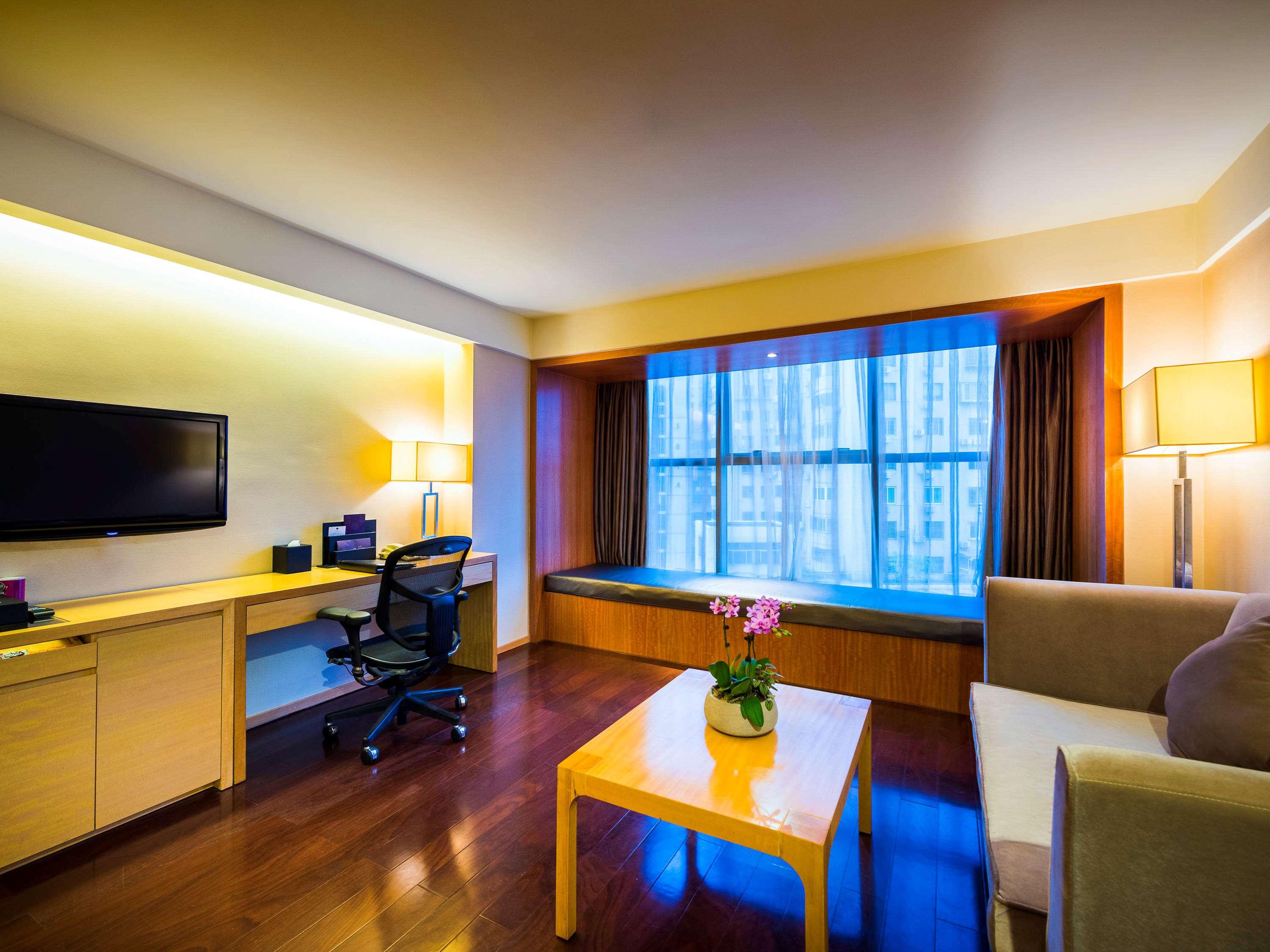 Suite Deluxe King Bed