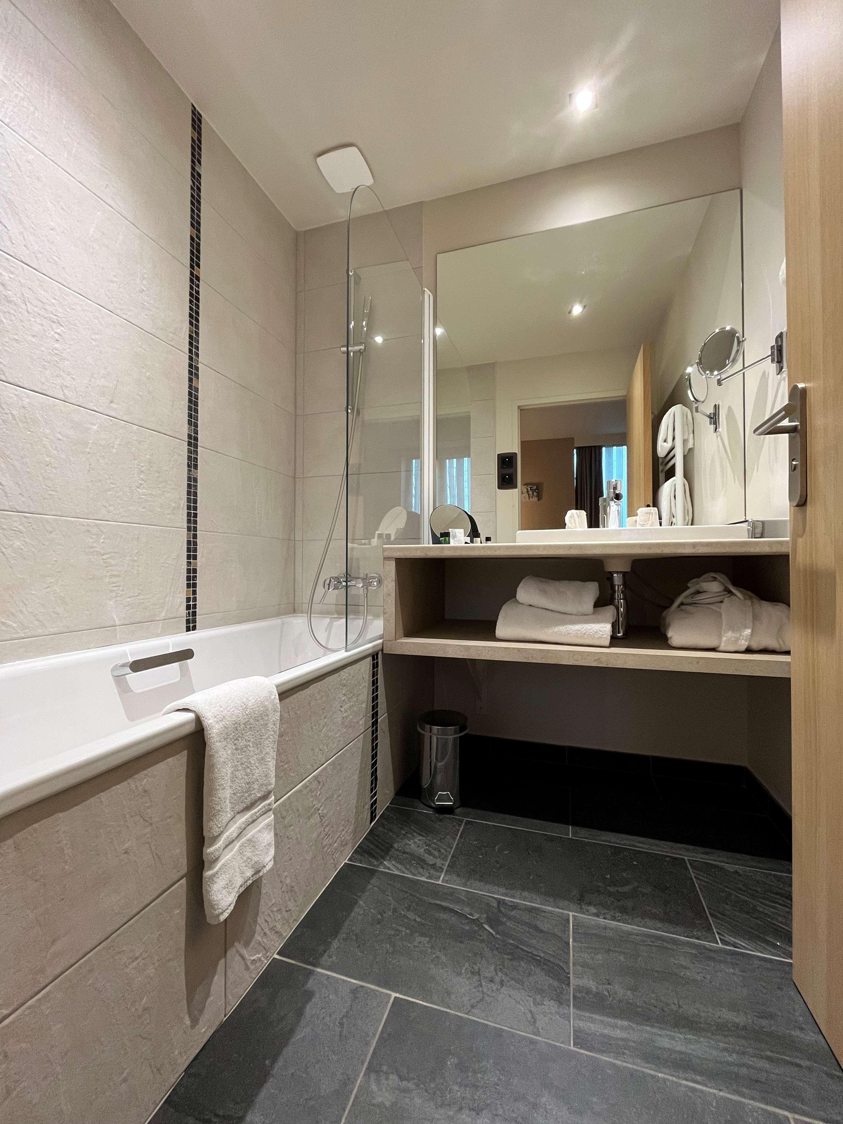 Double Superior Queen Bed