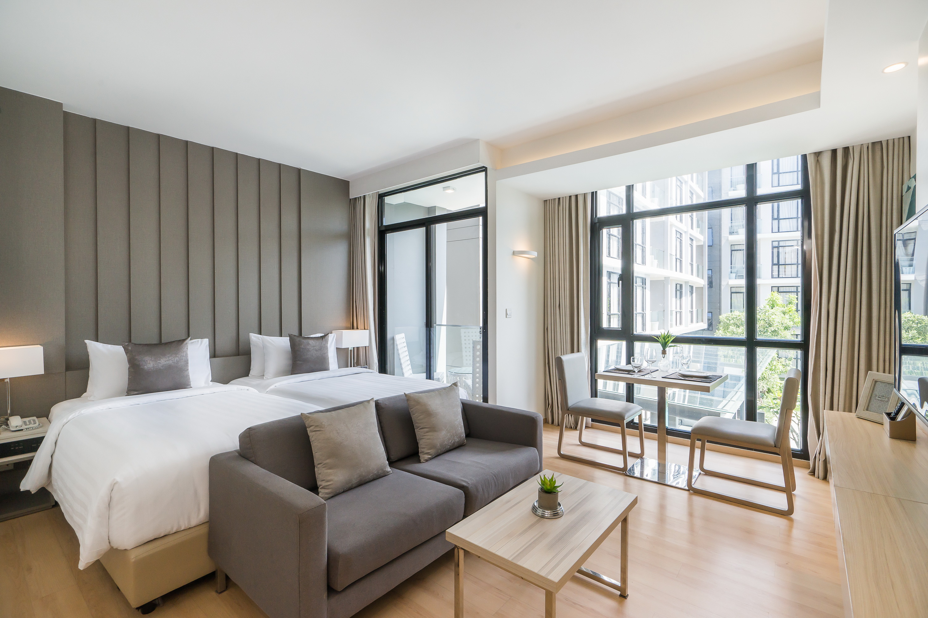 Twin Deluxe Pool View