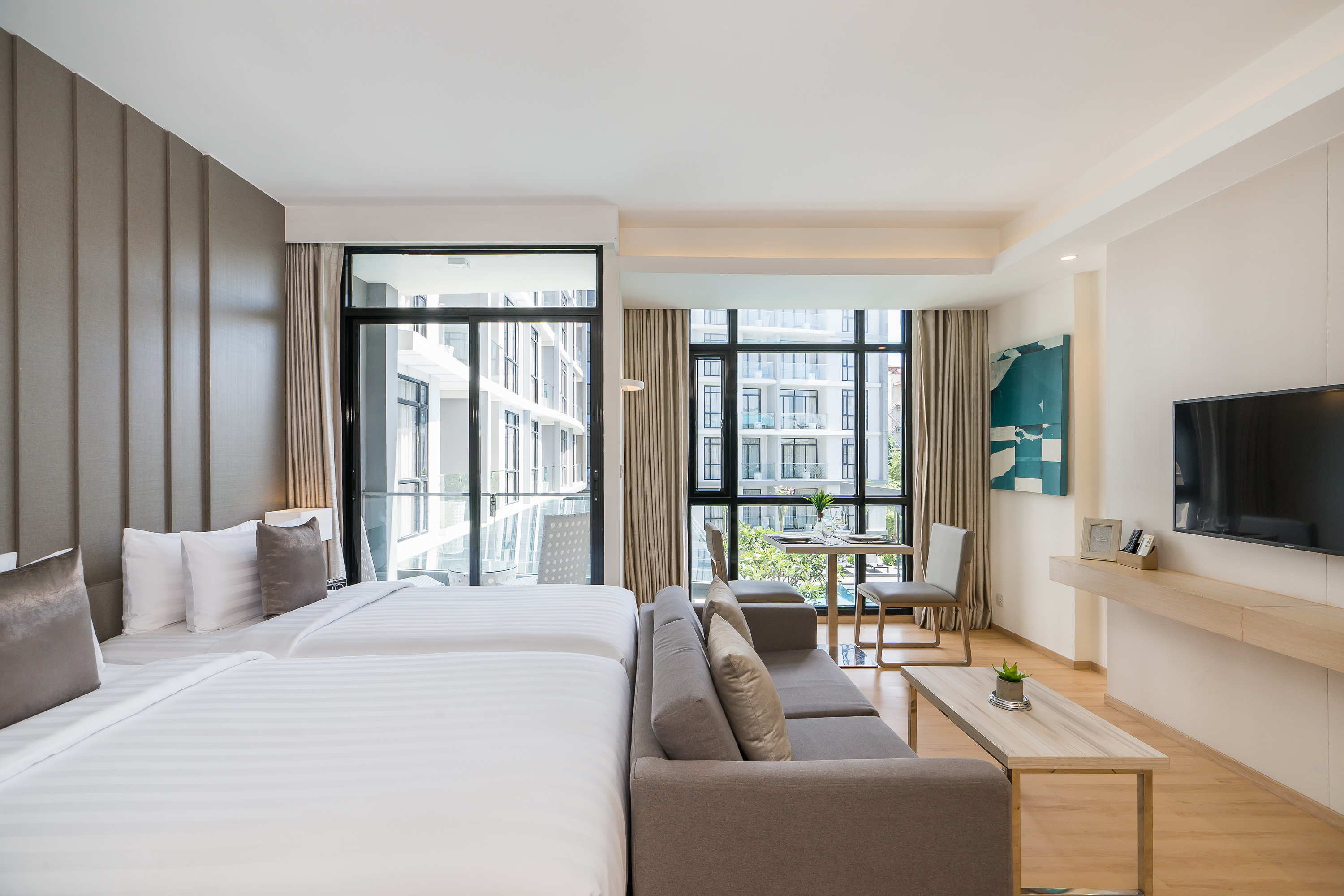 Twin Deluxe Pool View