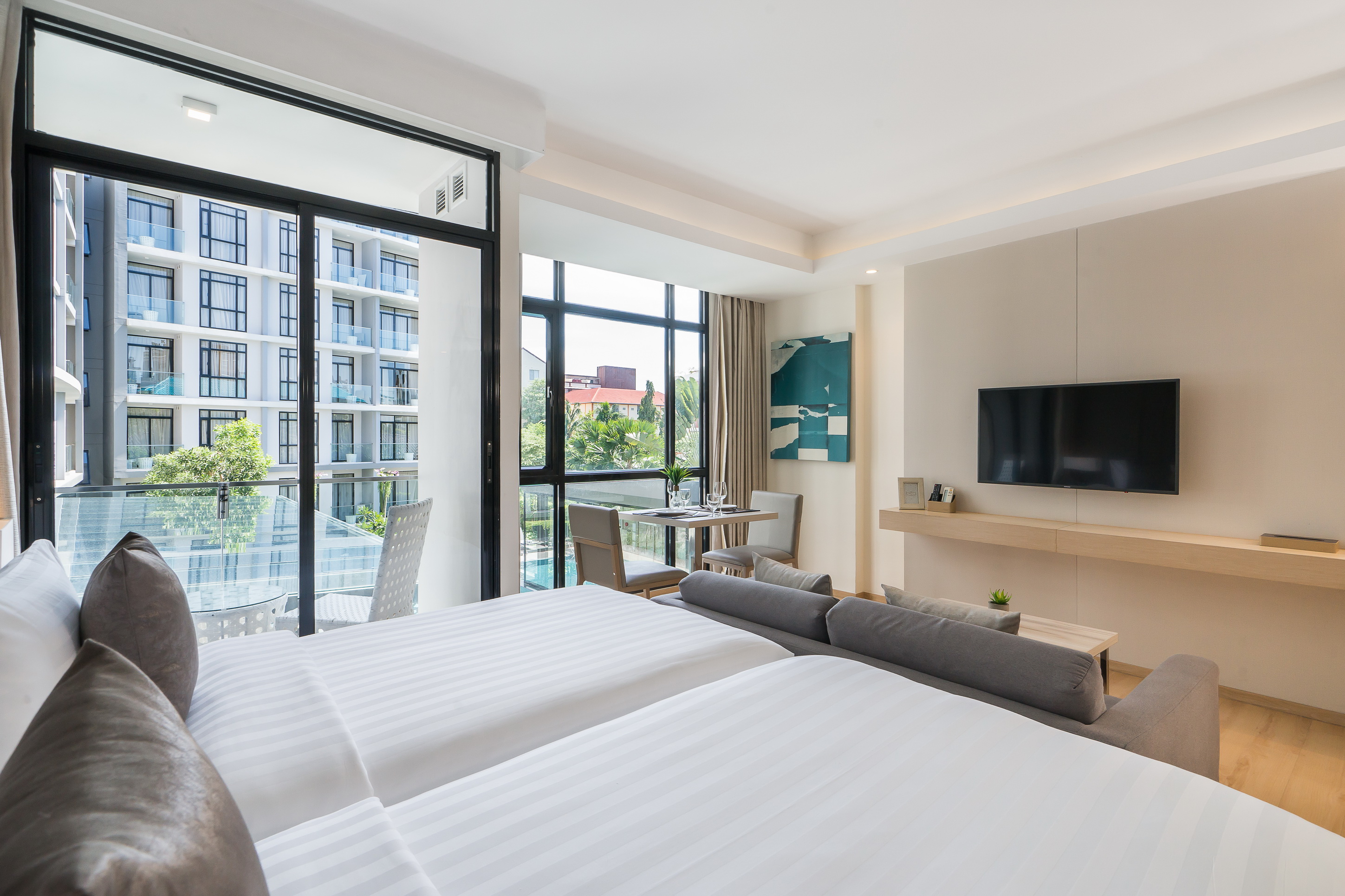 Twin Deluxe Pool View