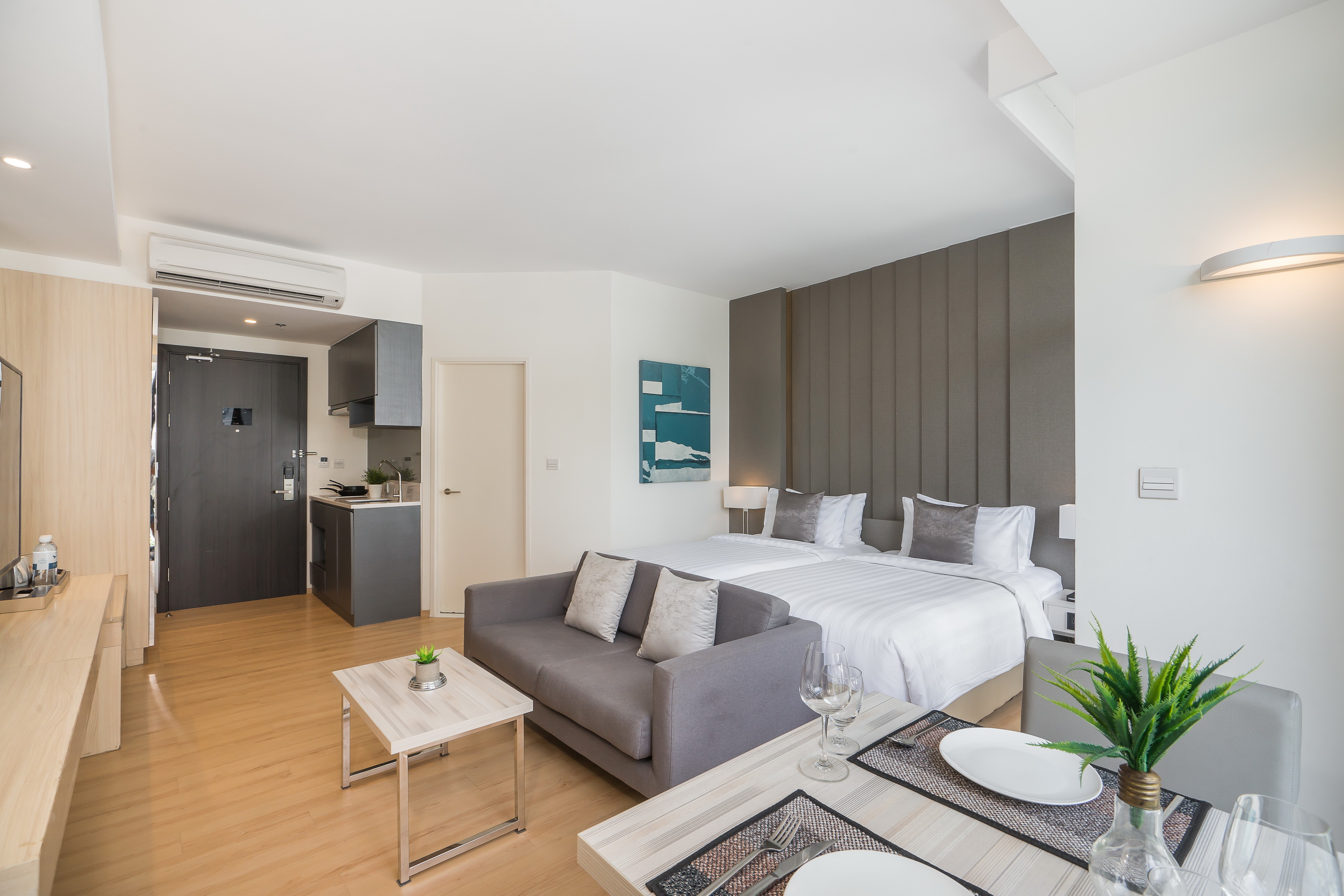 Twin Deluxe Pool View