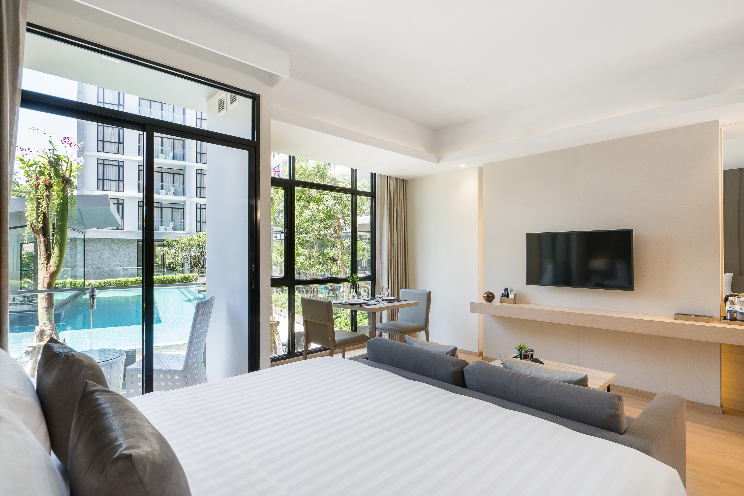 Double Deluxe Pool View