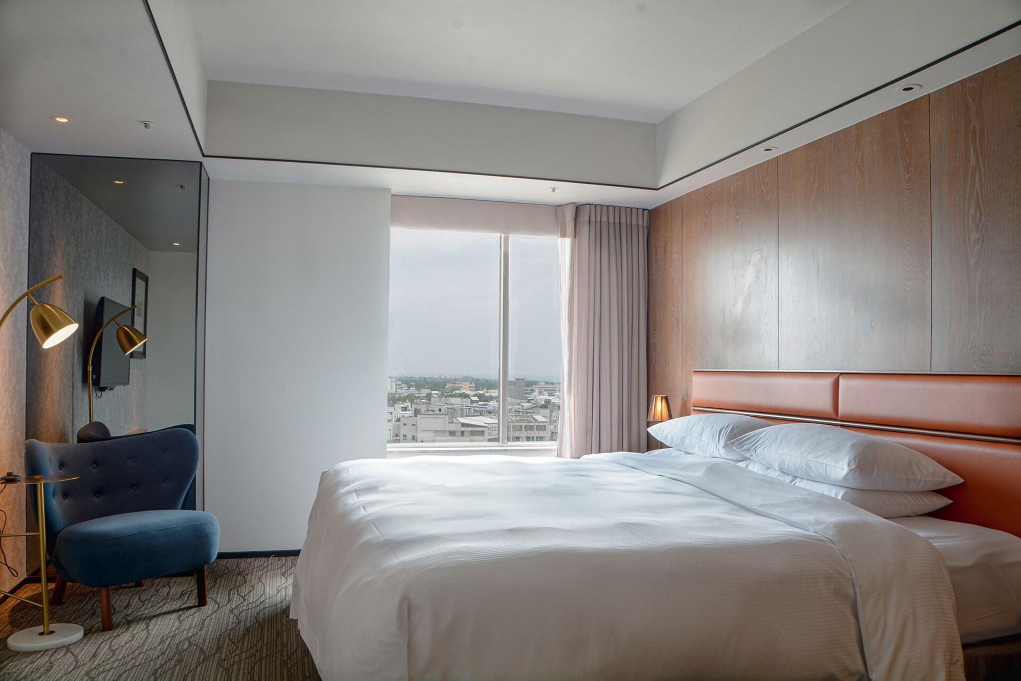 Double City View King Bed