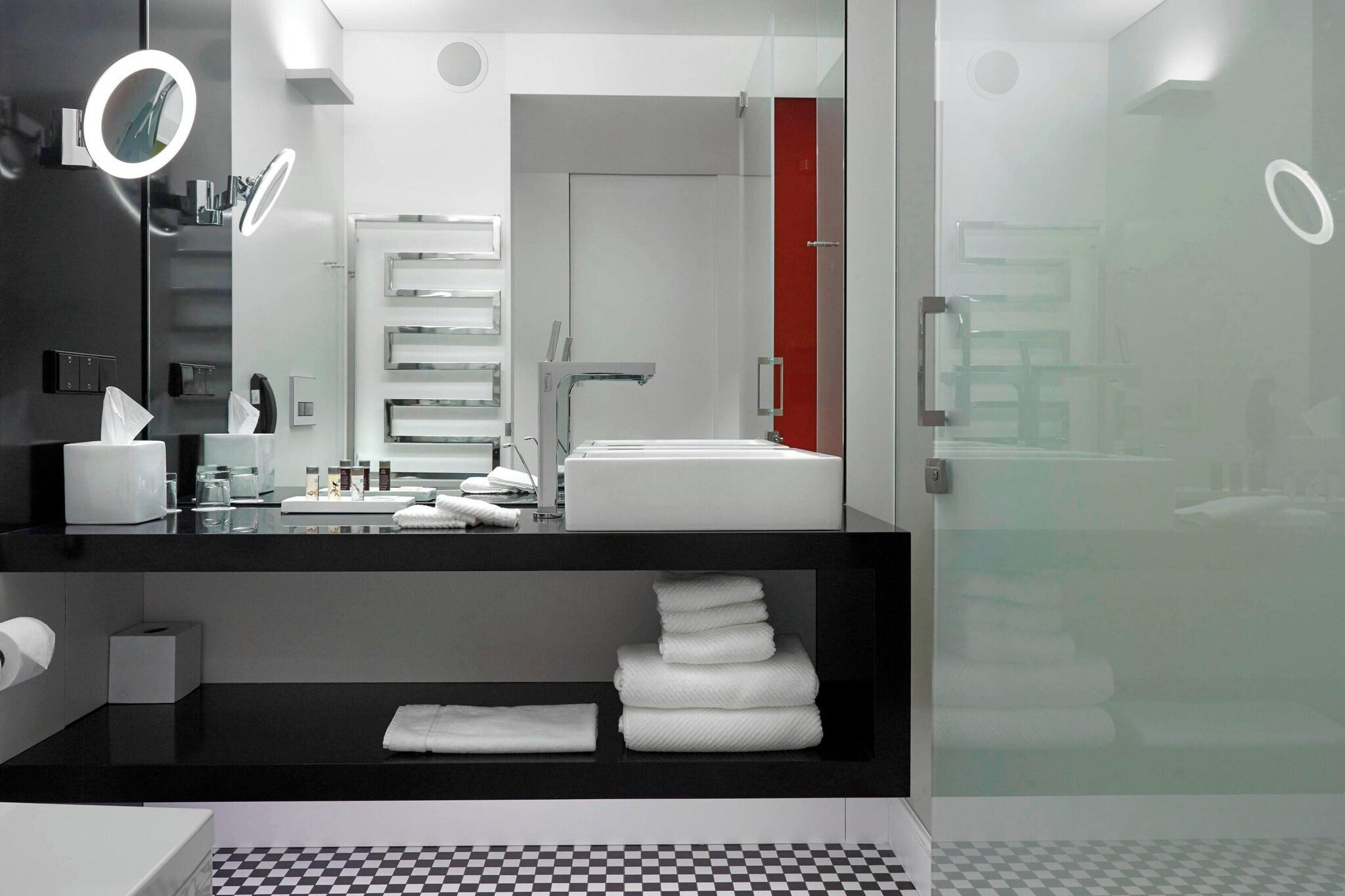 Double King Size Bed