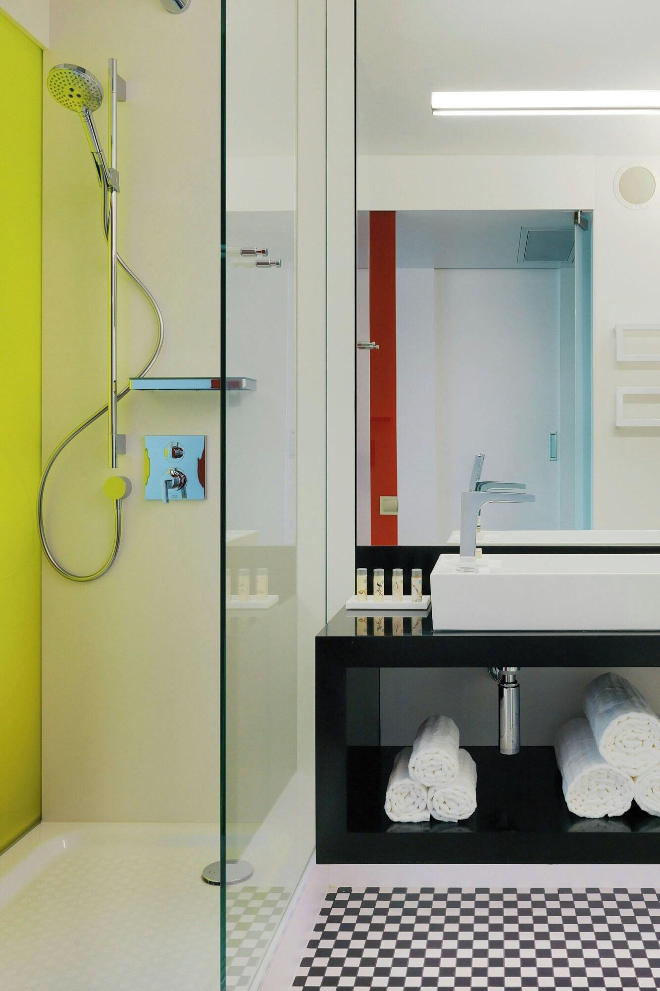 Junior Suite King Size Bed