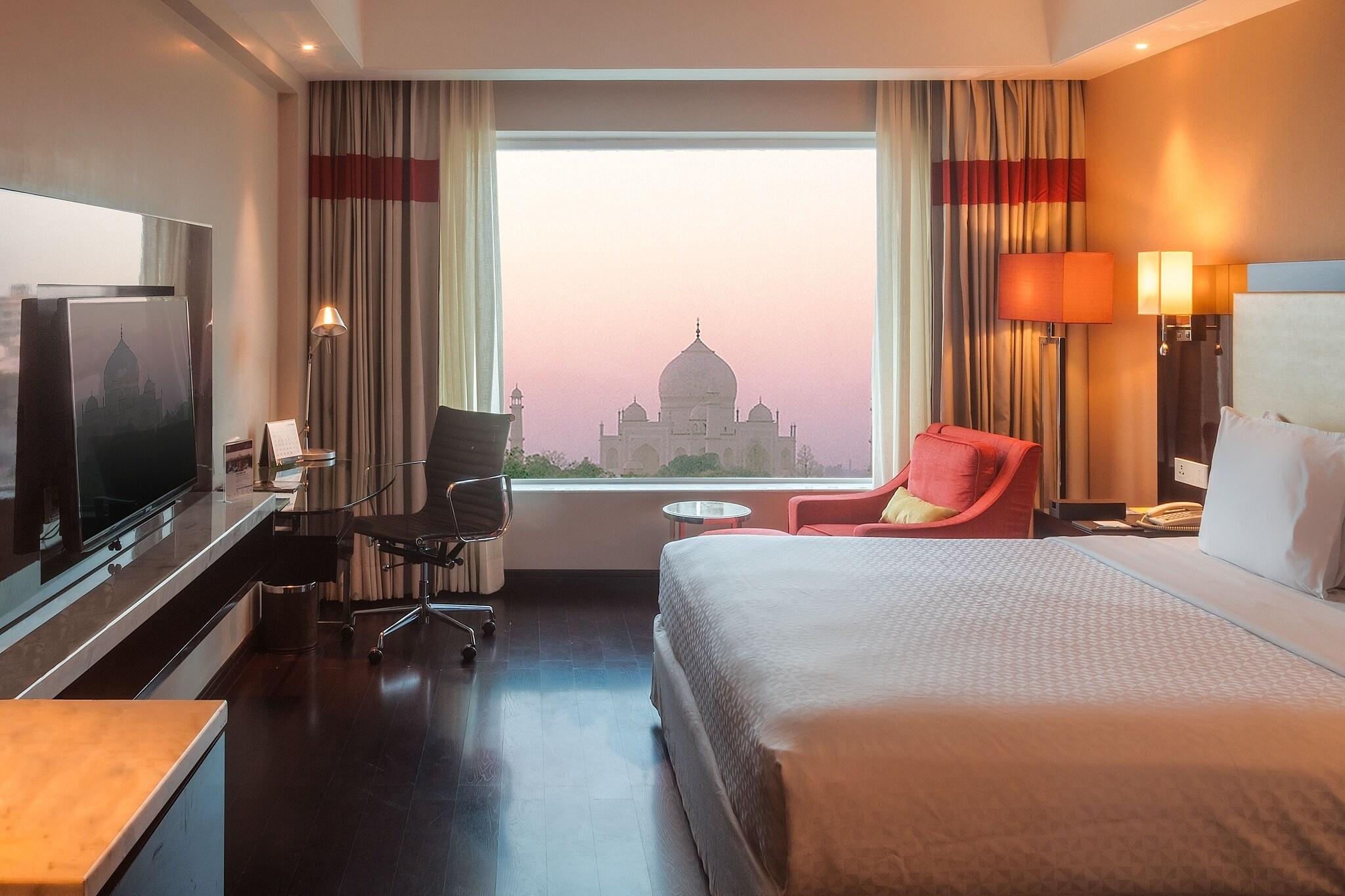 Twin Superior with Views