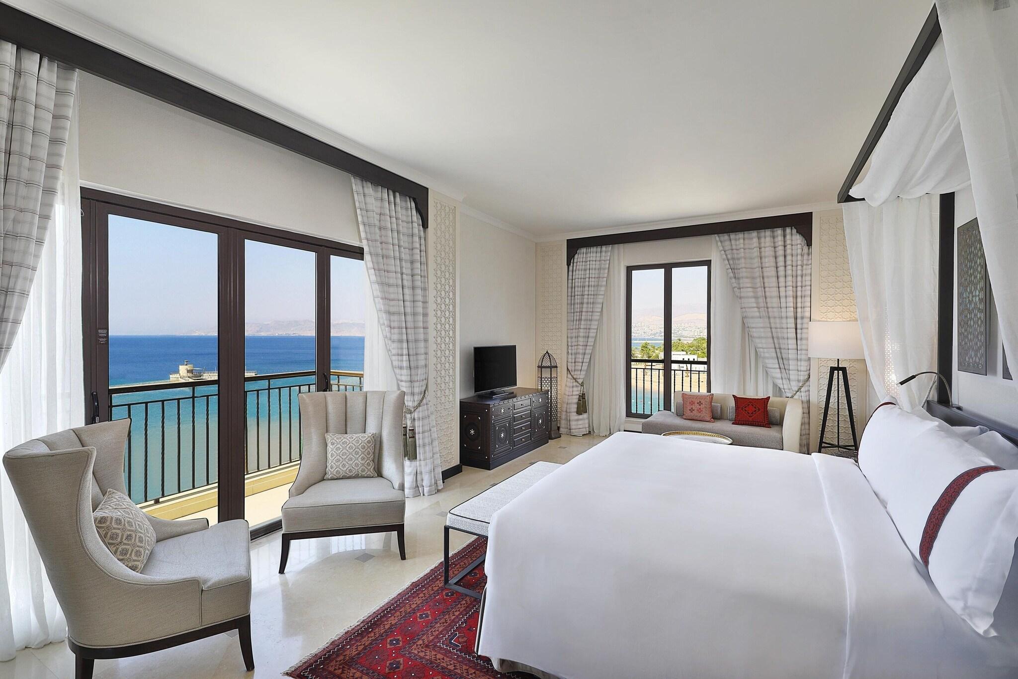 Suite Sea View King Bed