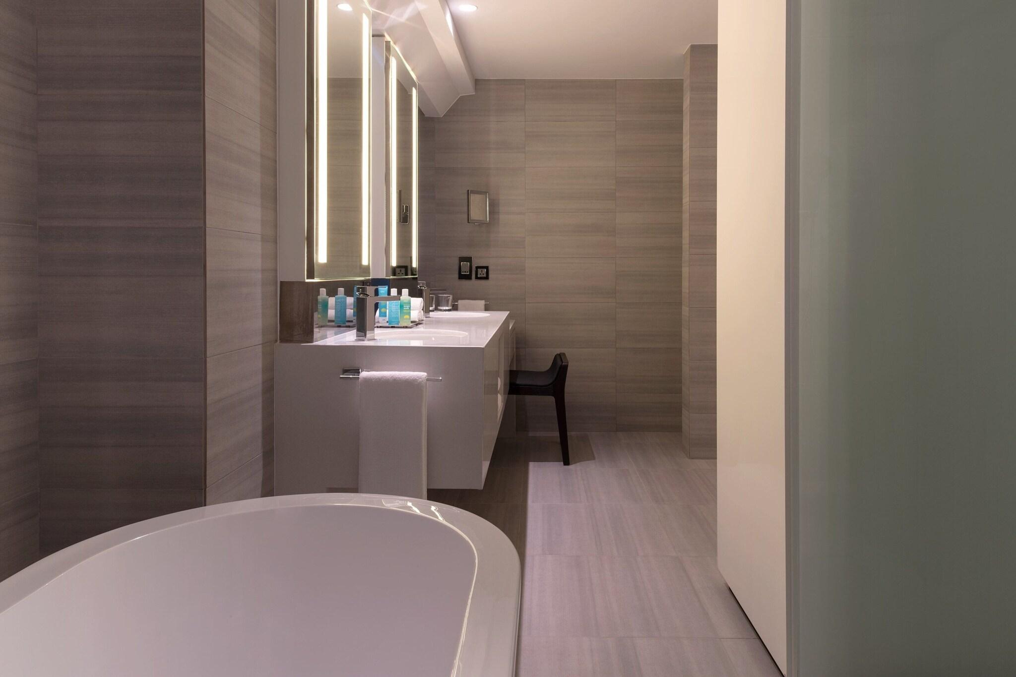 Suite Premier King Bed