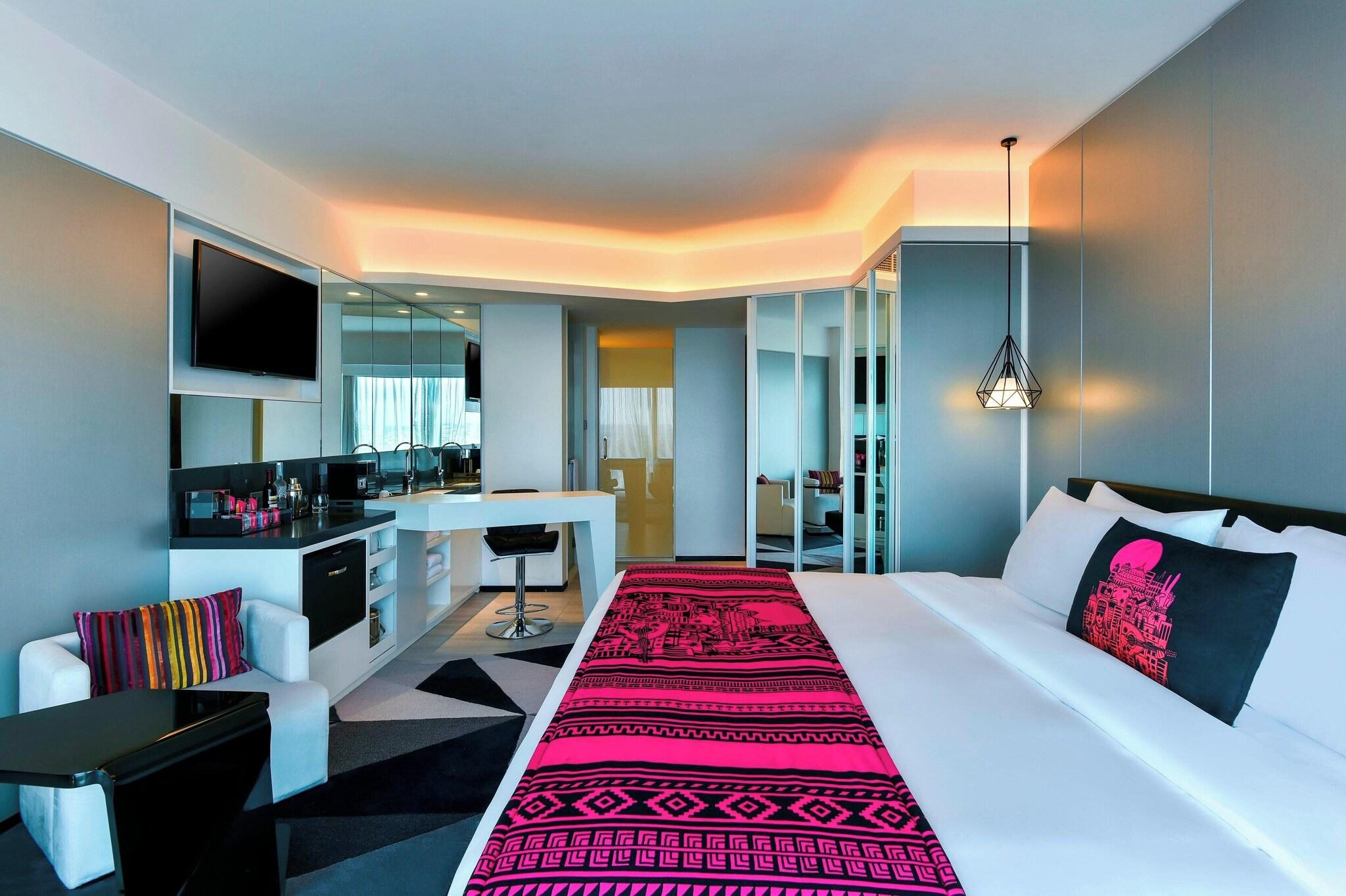 Double Deluxe King Bed