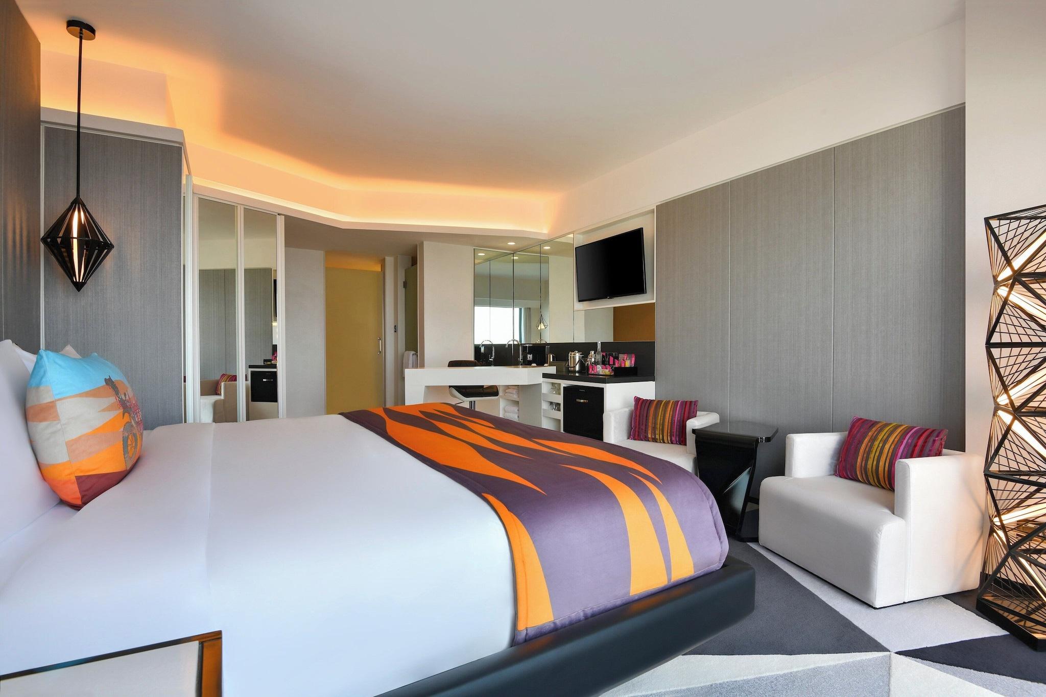 Double Deluxe King Bed