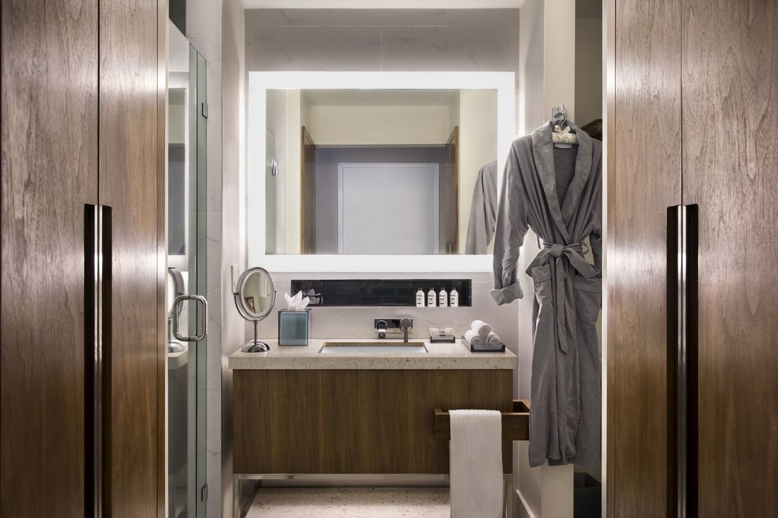 Double Deluxe King Bed