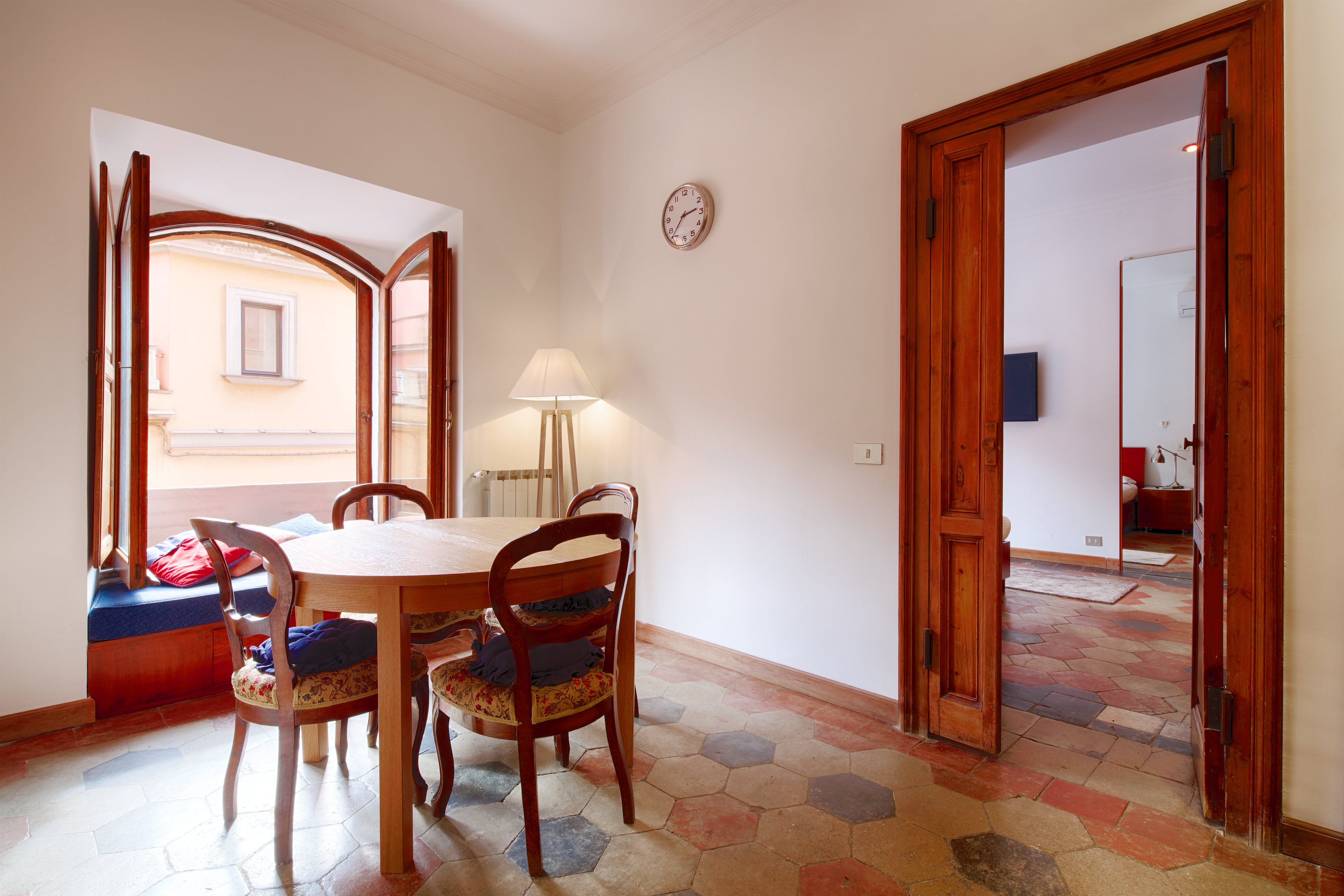 Apartment Capacity 4