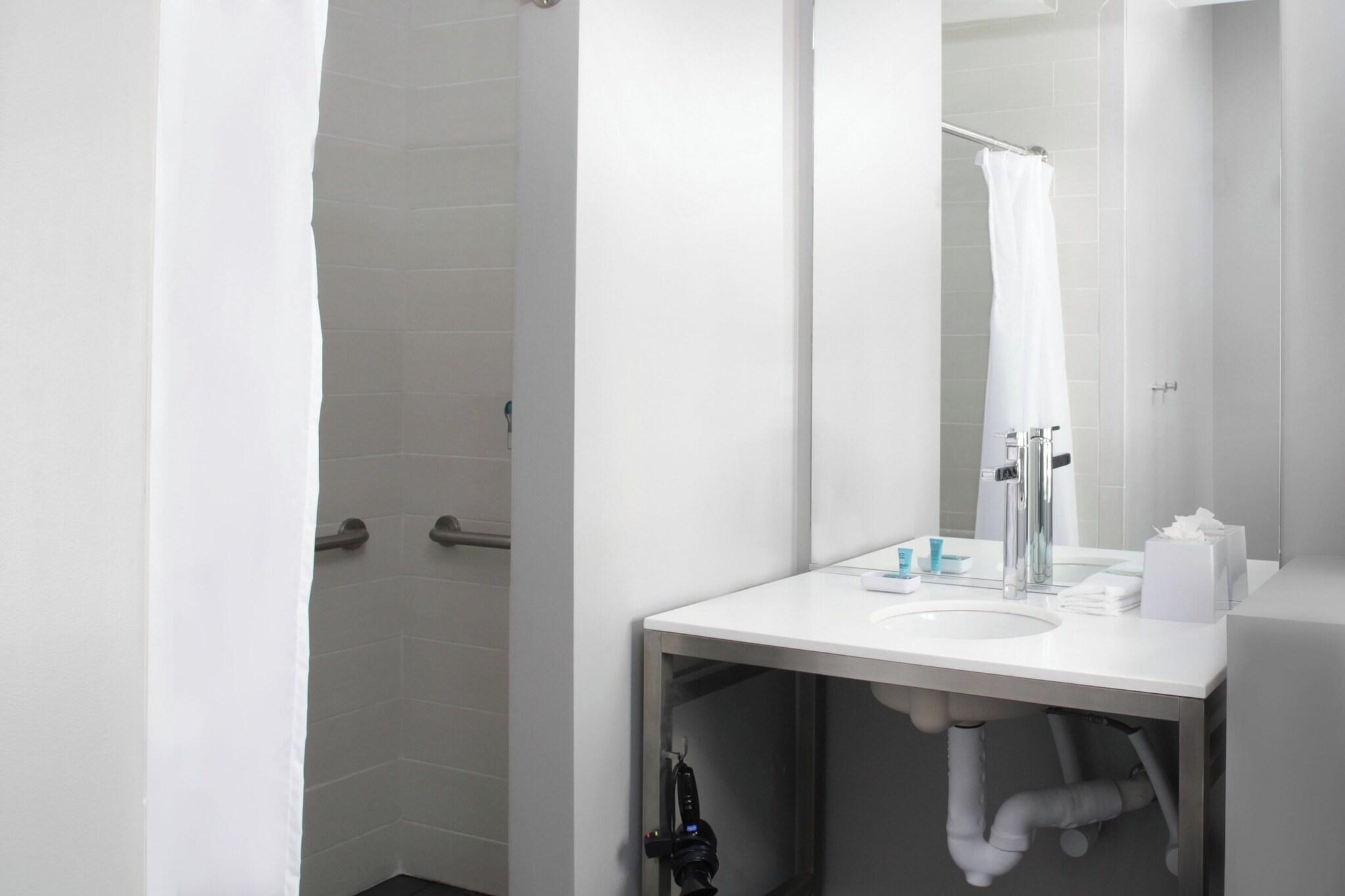 Suite Accessible Executive Room