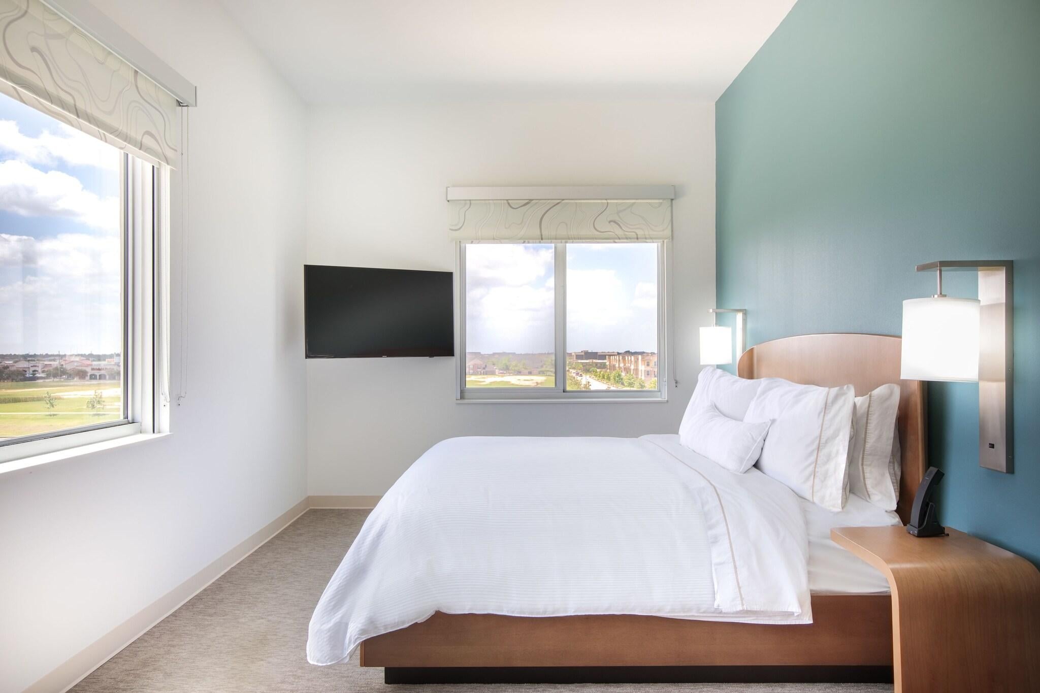 Studio King Size Bed