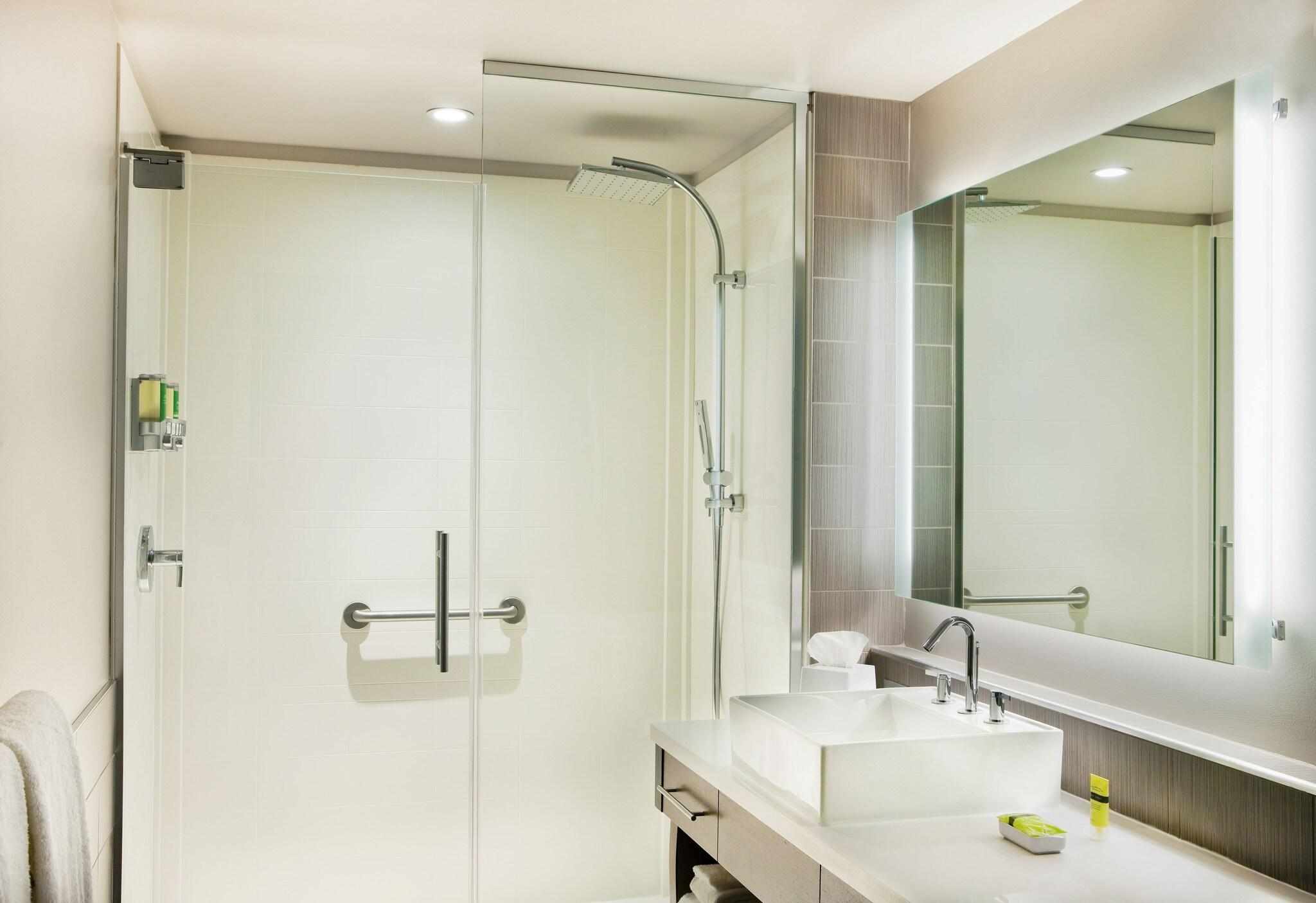 Studio Two Queen Beds