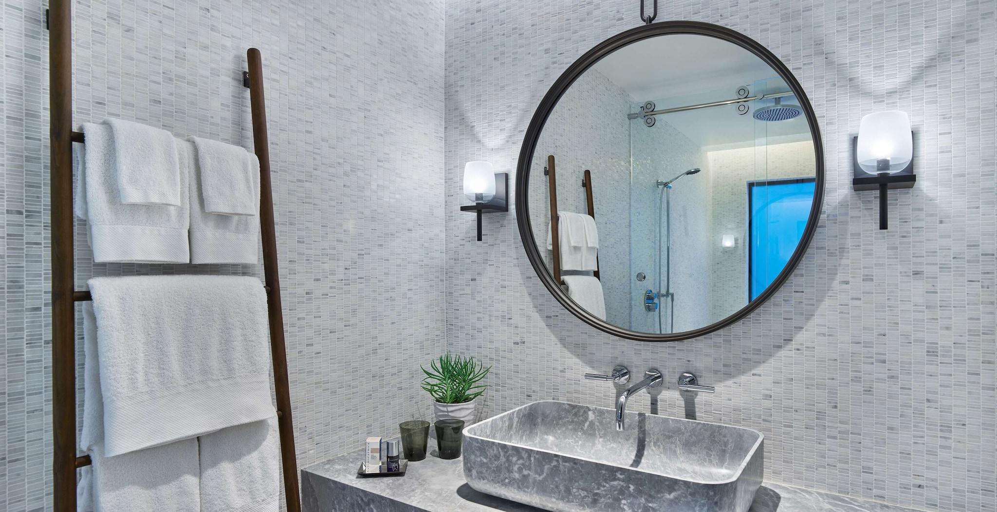 Double Deluxe with Views