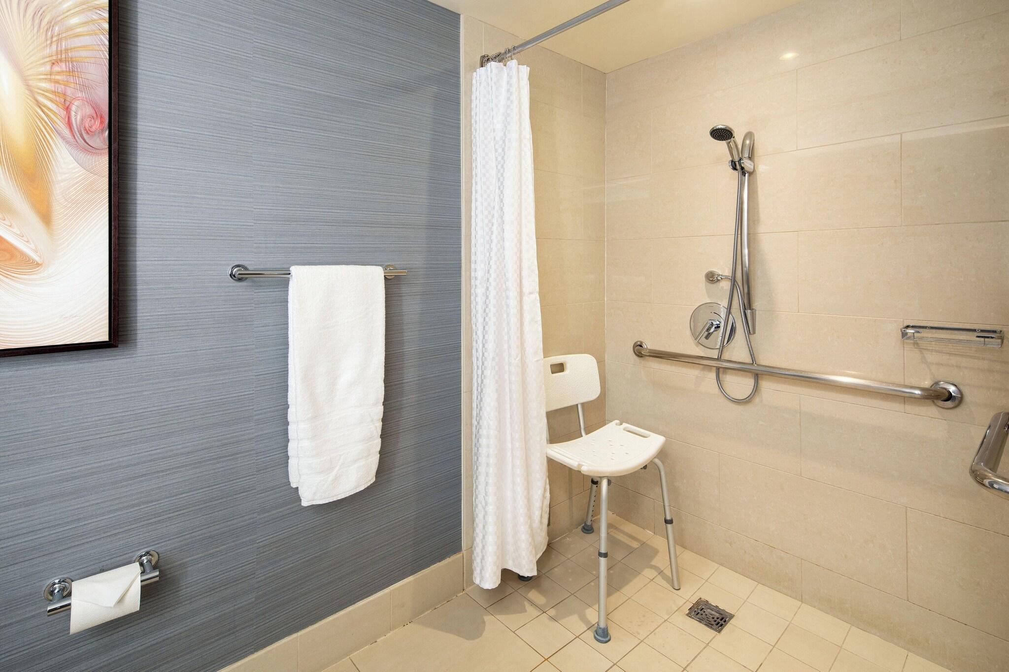 Double Deluxe King Bed