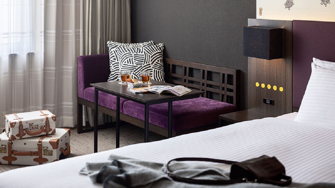 Double Queen Size Bed