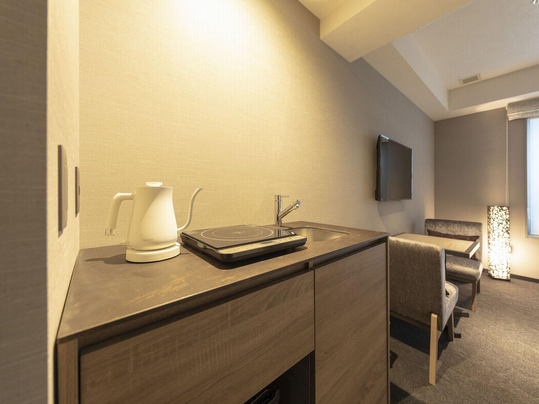 Twin Deluxe Two Beds