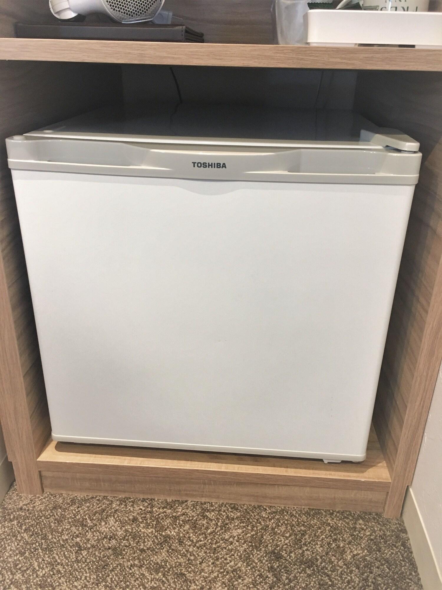 Single Economy Smoking