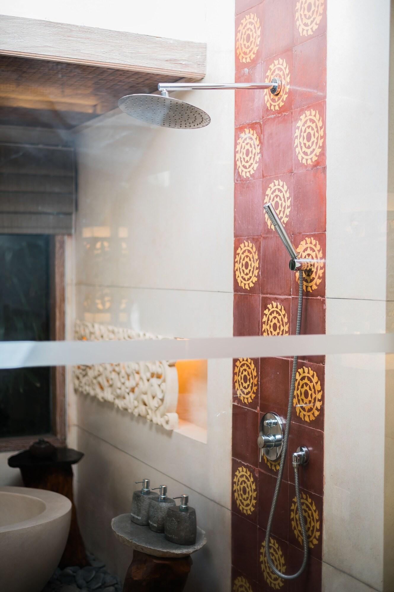 Villa Pool View King Bed