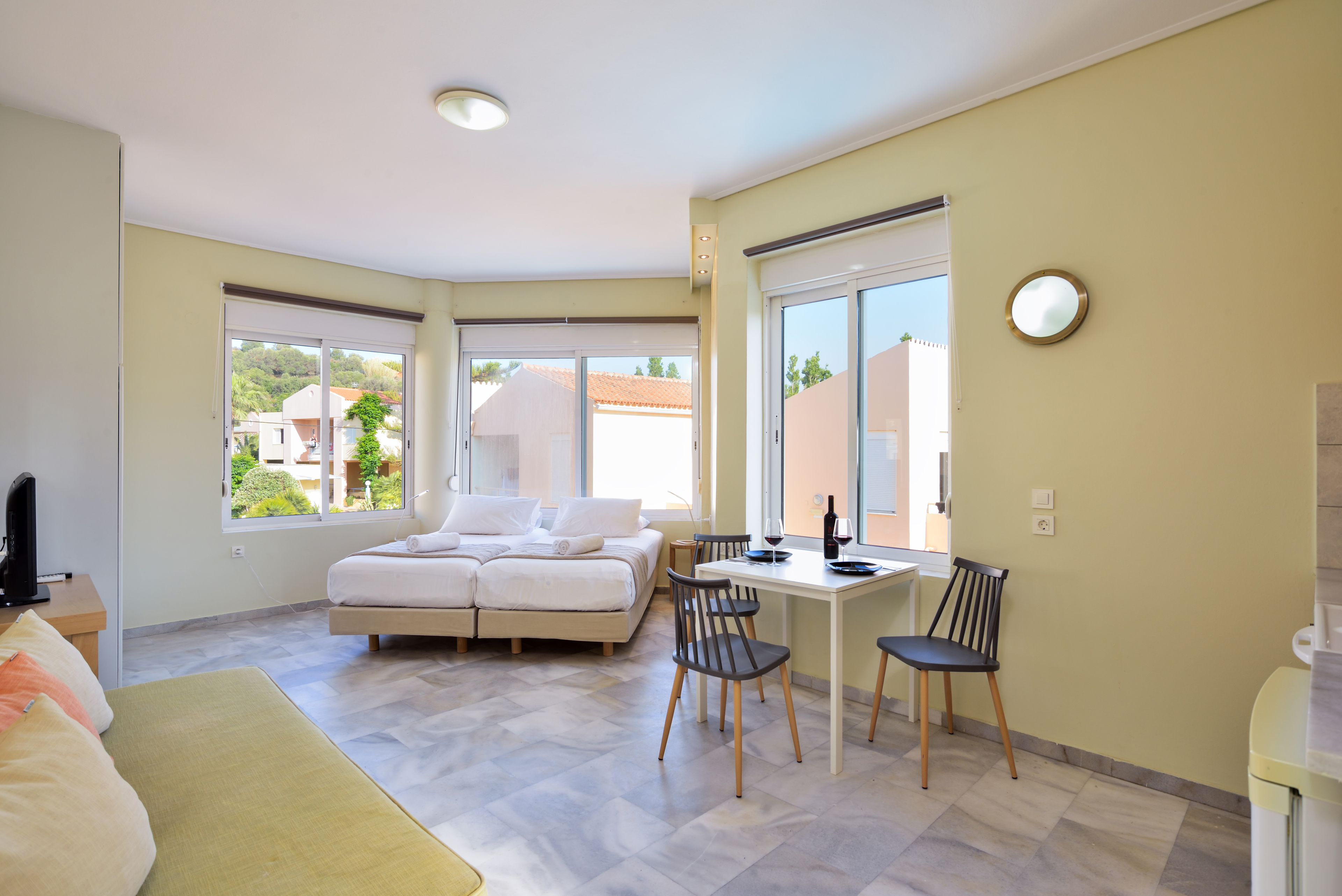 Studio Sea View Pool View