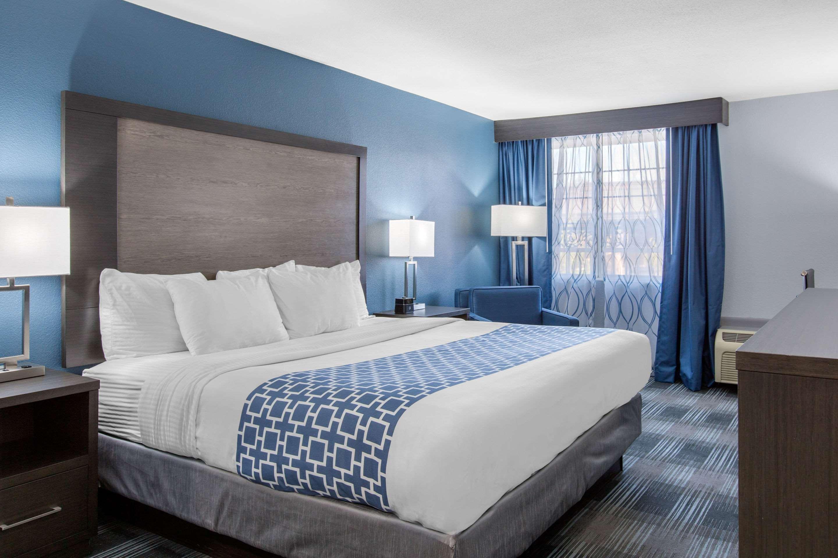 Double King Bed Non Smoking