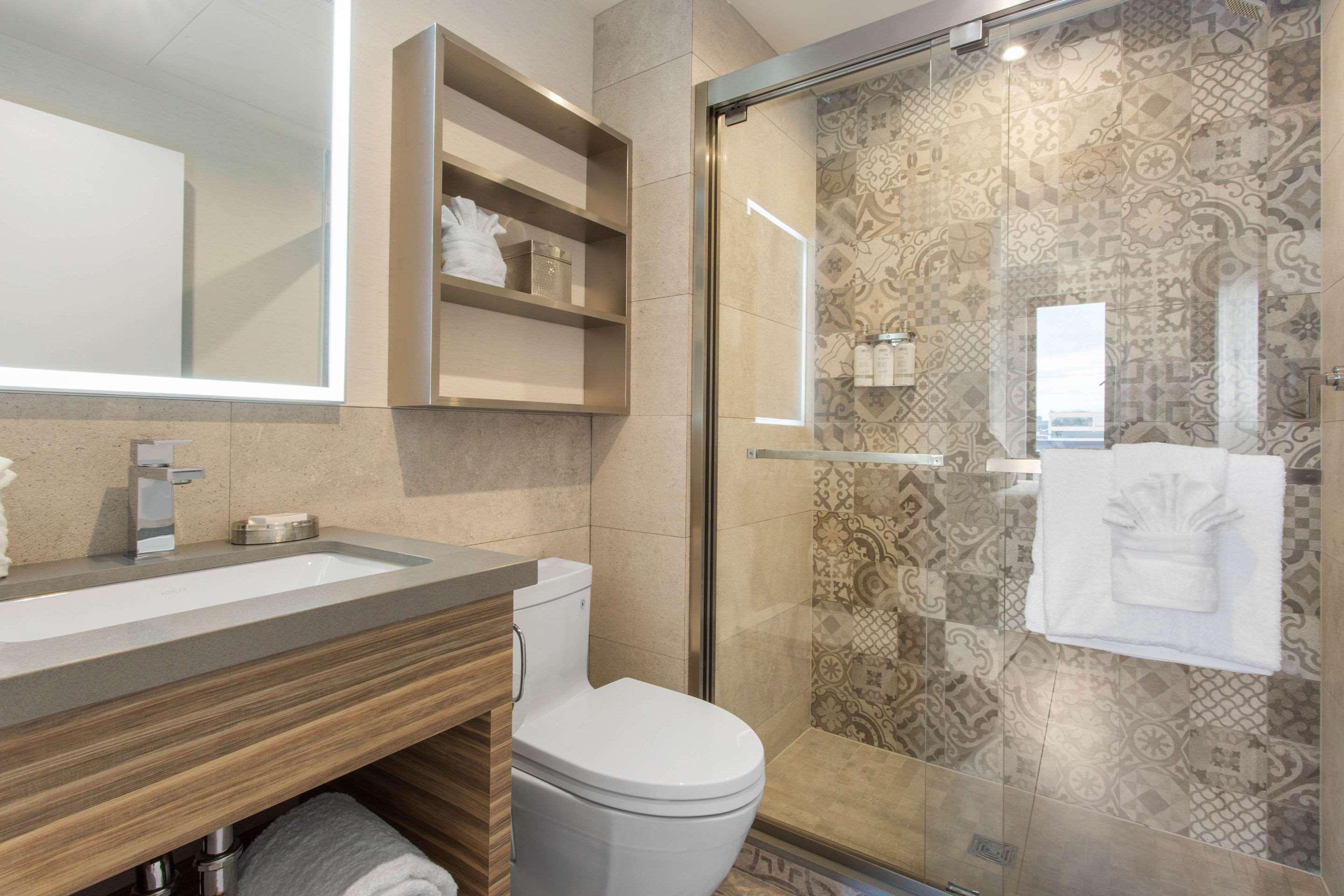 Double King Bed Non Smoking