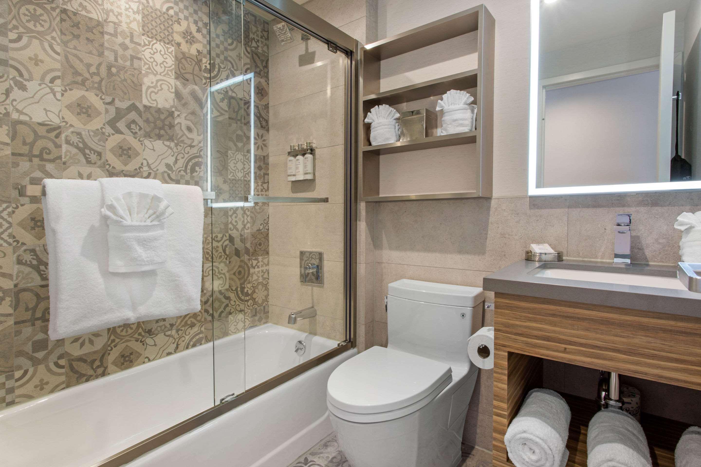 Double King Bed Non Smoking