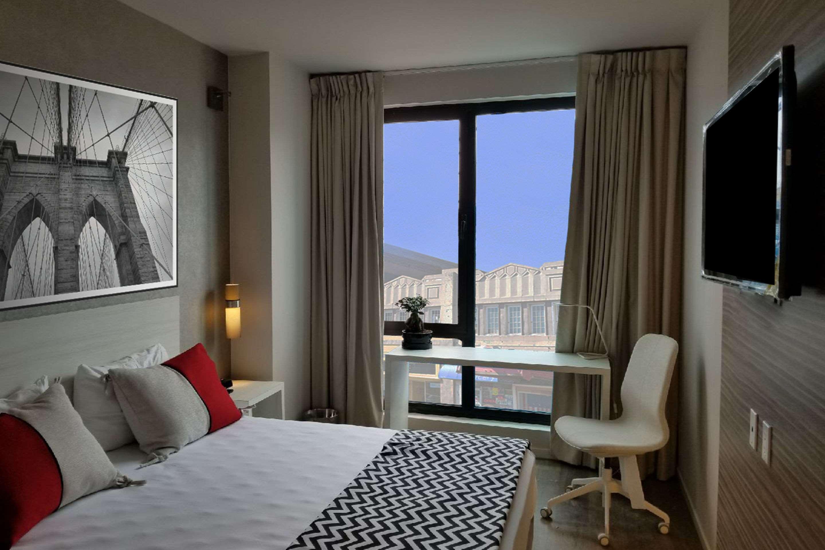 Double Queen Bed Non Smoking