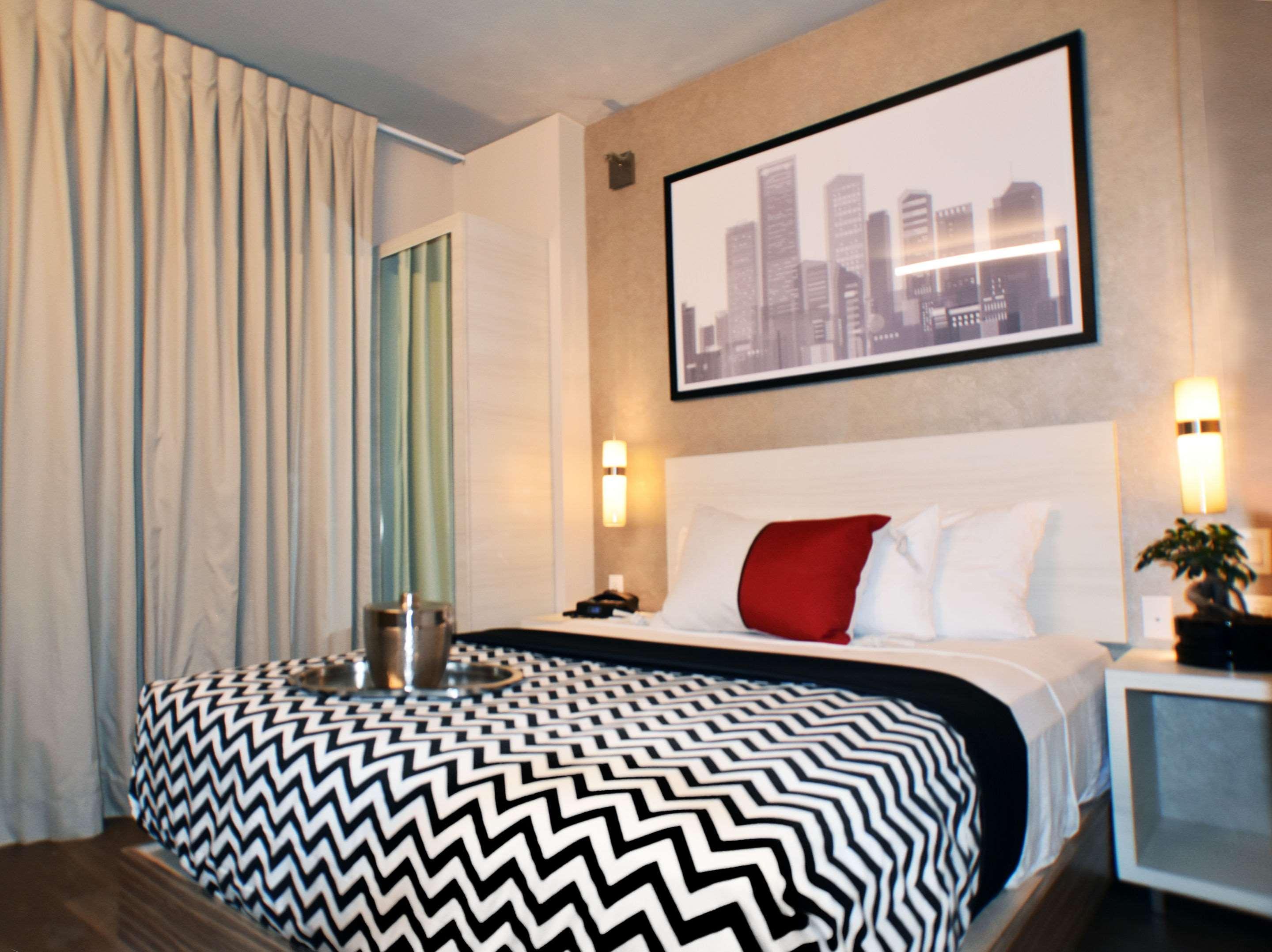 Double Queen Size Bed