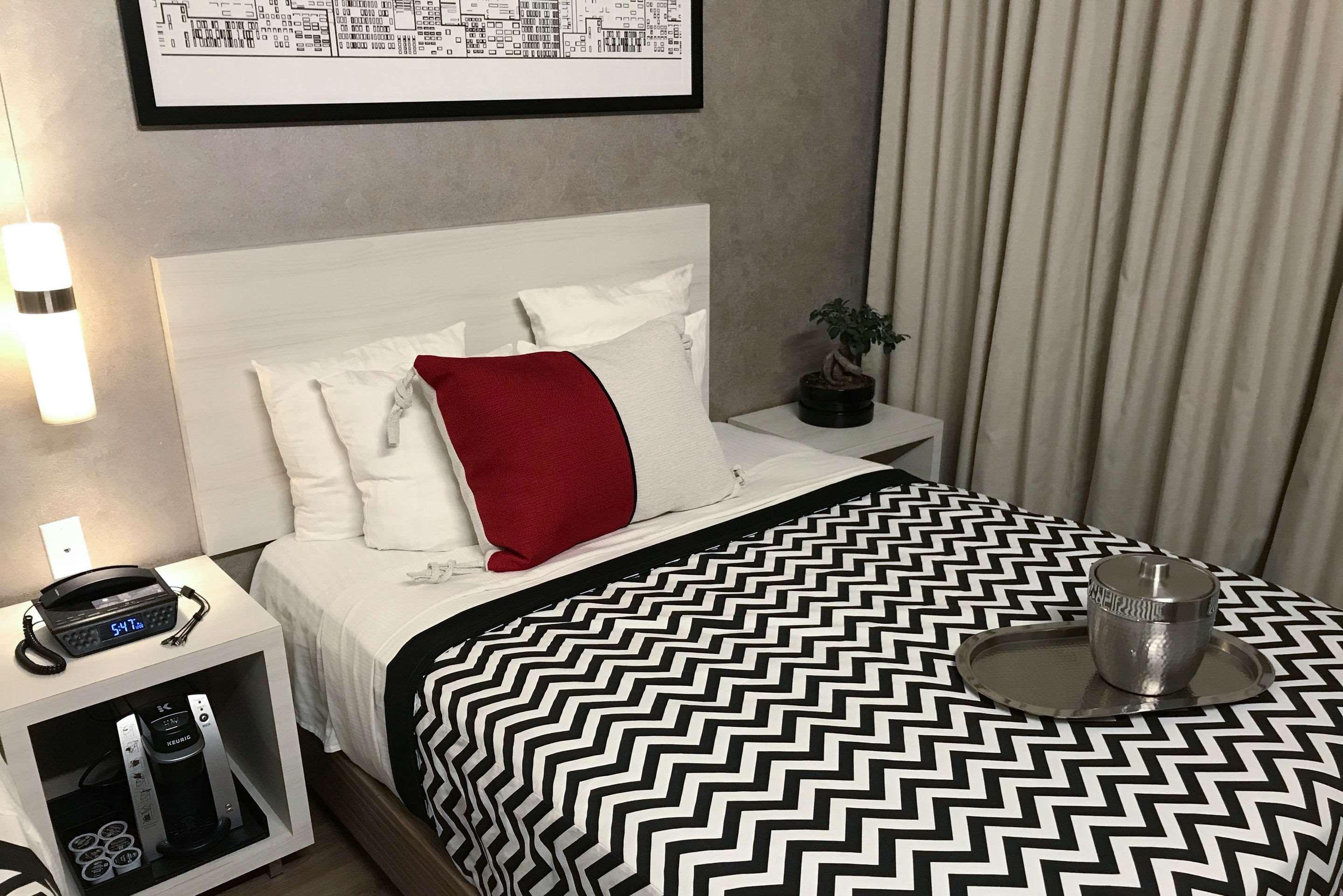 Double Queen Bed Non Smoking