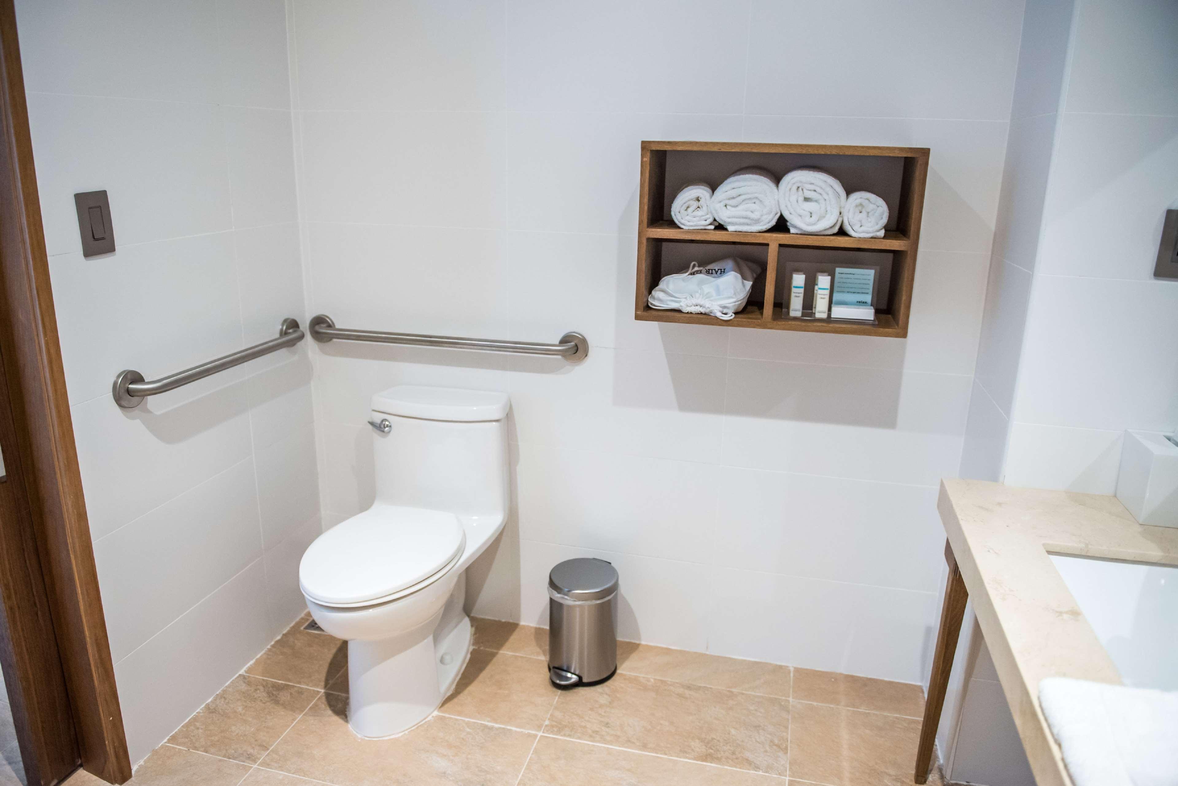 Double Queen Bed Non Smoking