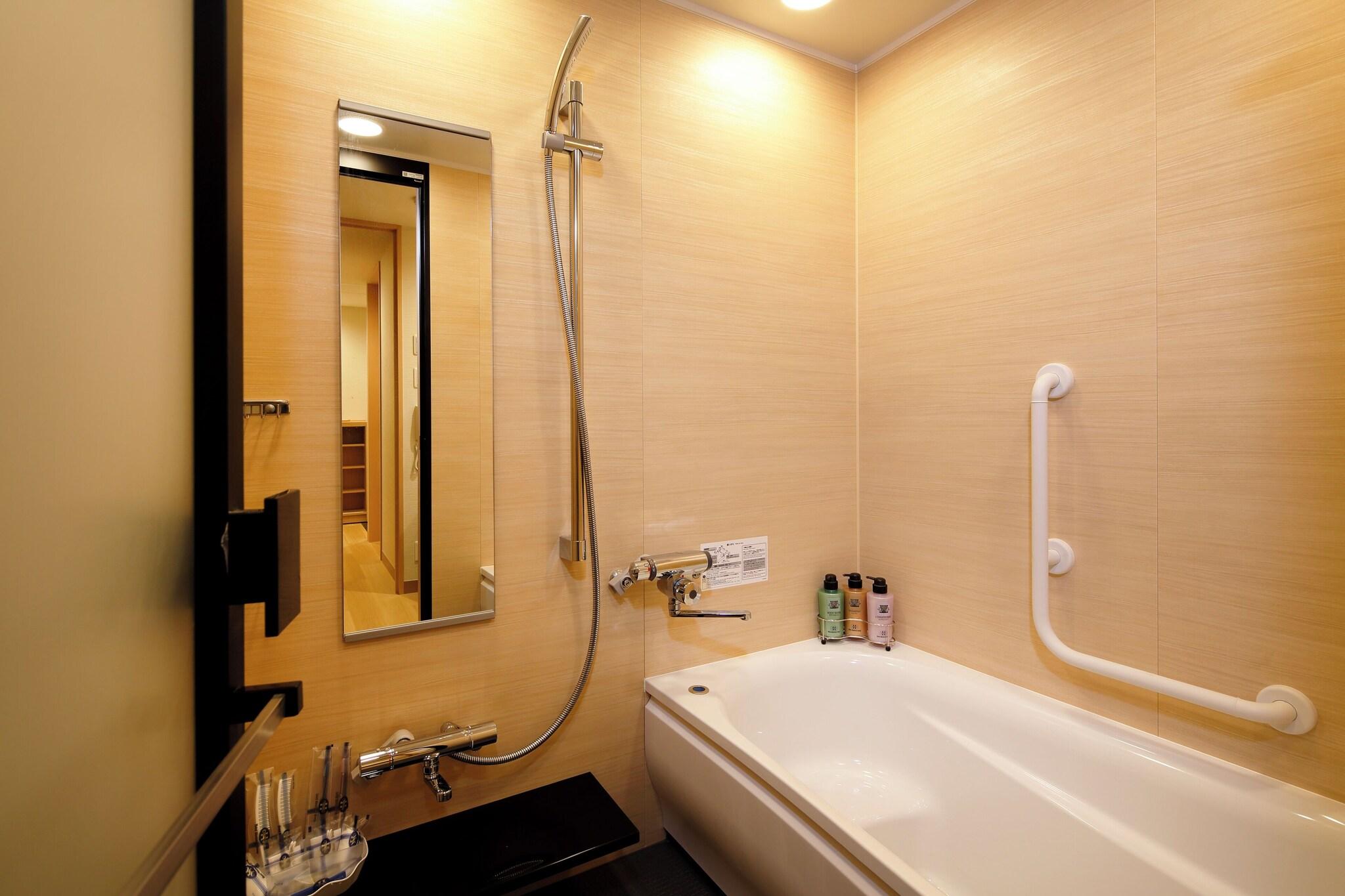 Quadruple Japanese Room