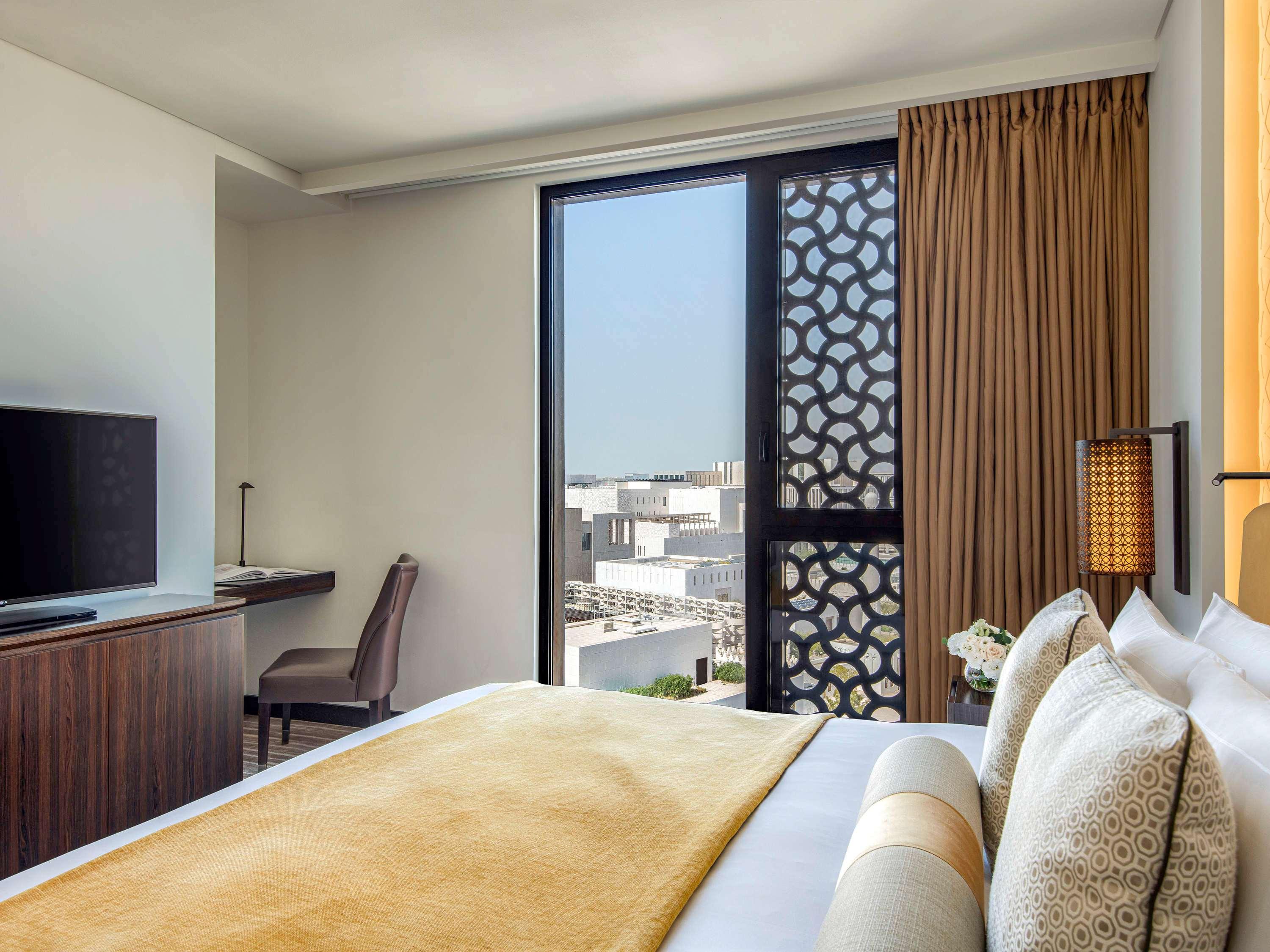 Suite Deluxe King Bed